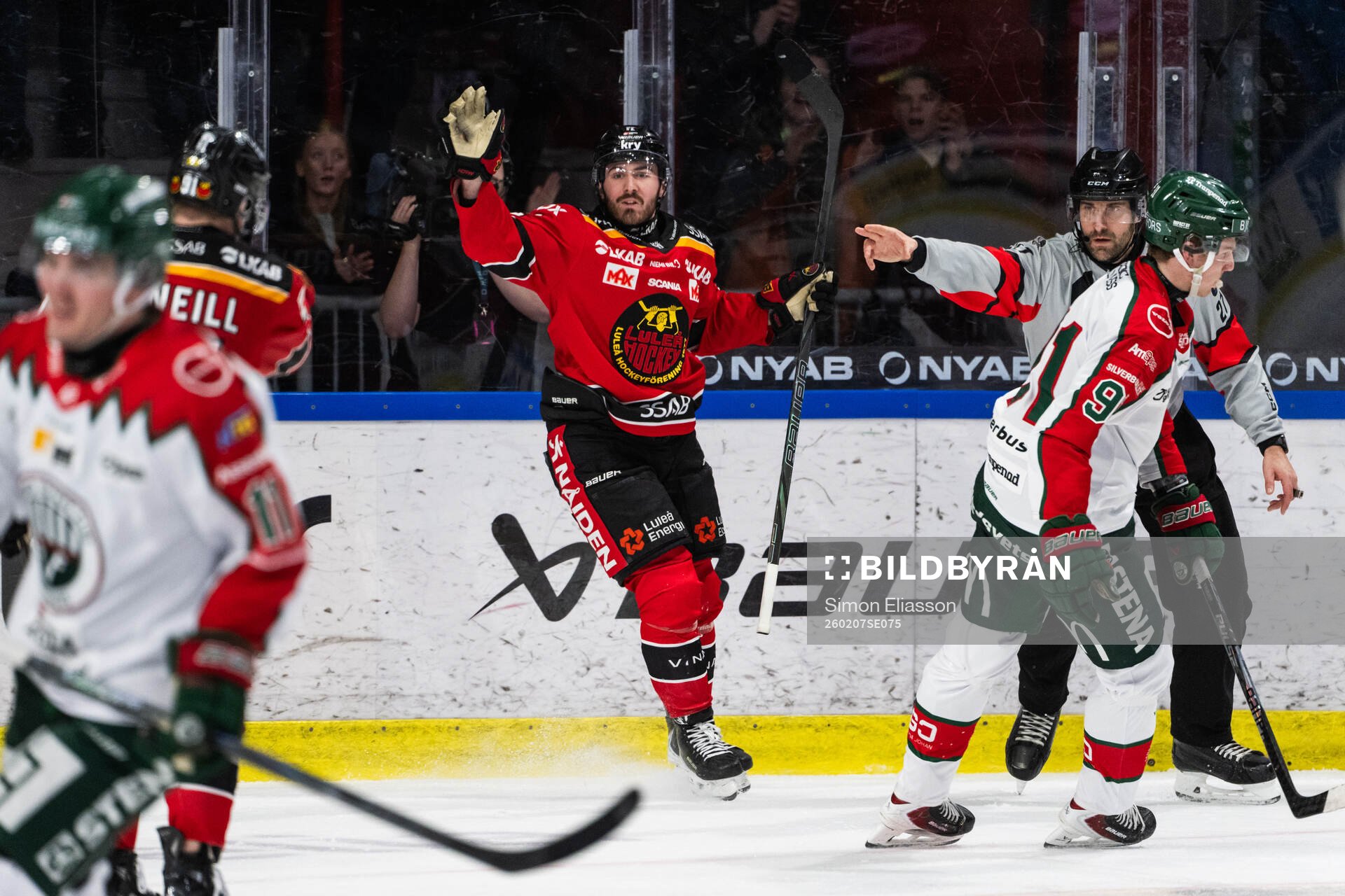 Luleås Ben Tardif jublar