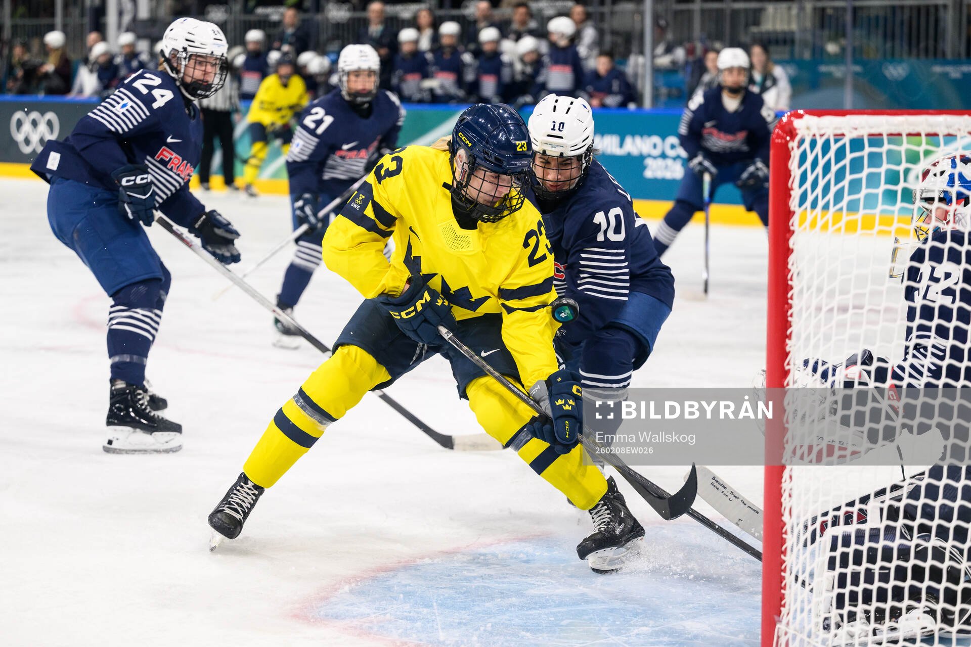 Thea Johansson of Sweden and Sophie Leclerc of France in