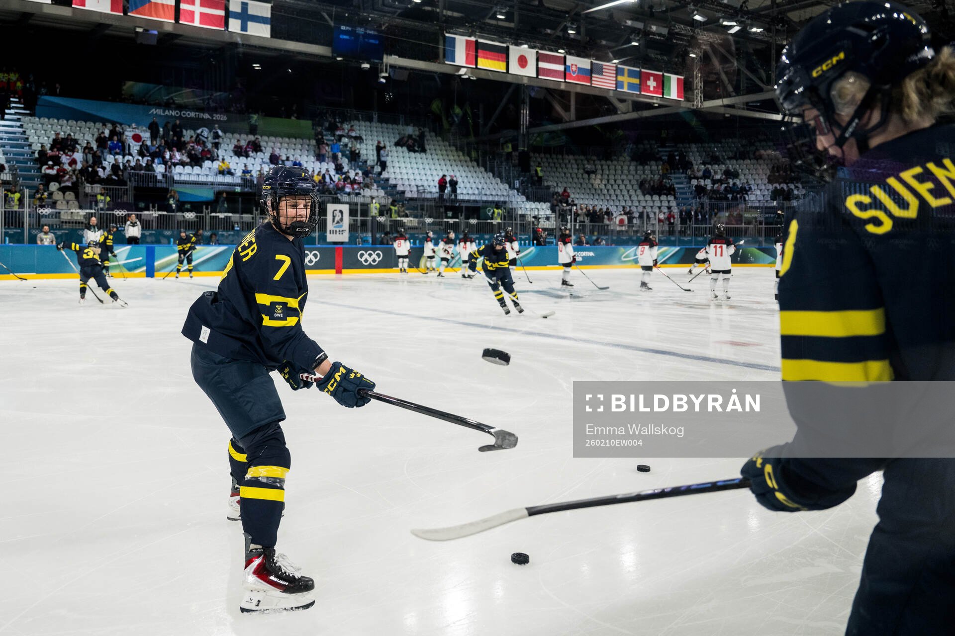 Mira Jungåker and Hilda Svensson of Sweden