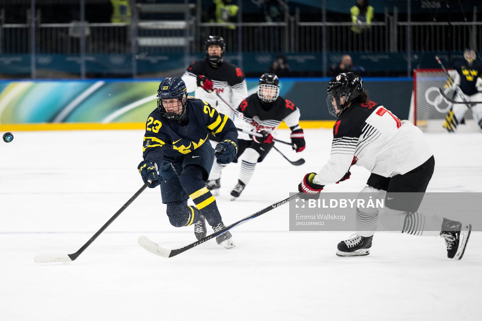 Thea Johansson of Sweden and Kanami Seki of Japan in the