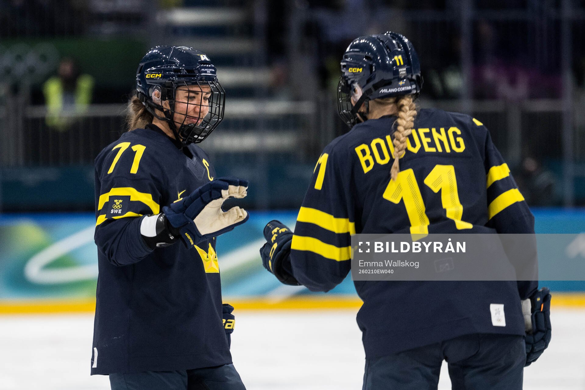 Anna Kjellbin and Josefin Bouveng of Sweden in the women's