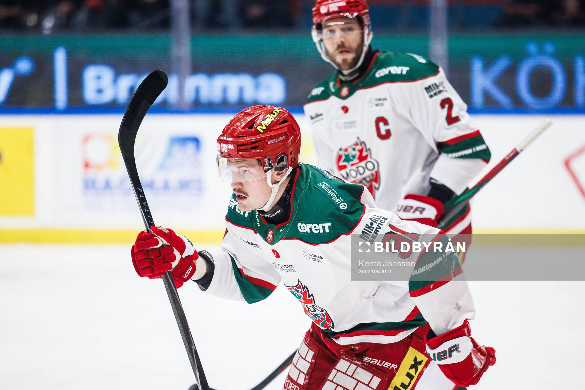 Modos Linus Andersson jublar