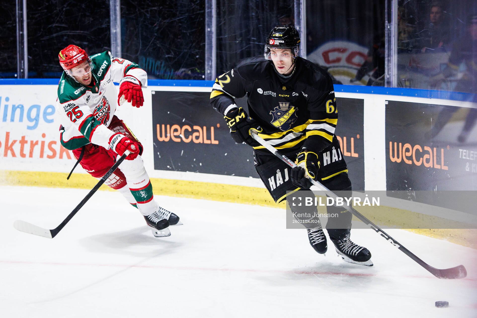 Modos Carl Mattsson och AIKs Simon Åkerström