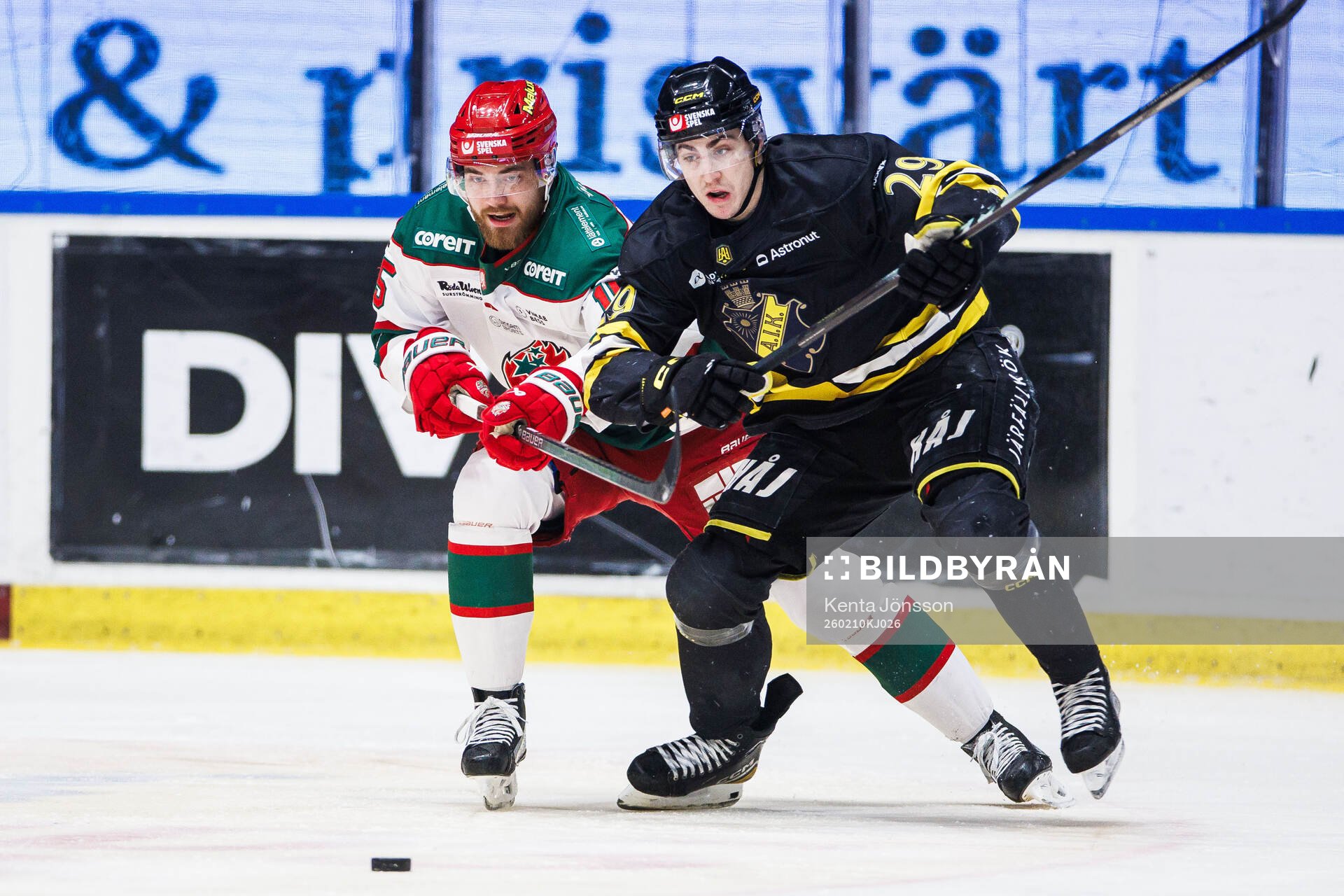 Modos Jacob Bjerselius och AIKs Daniel Ljungman