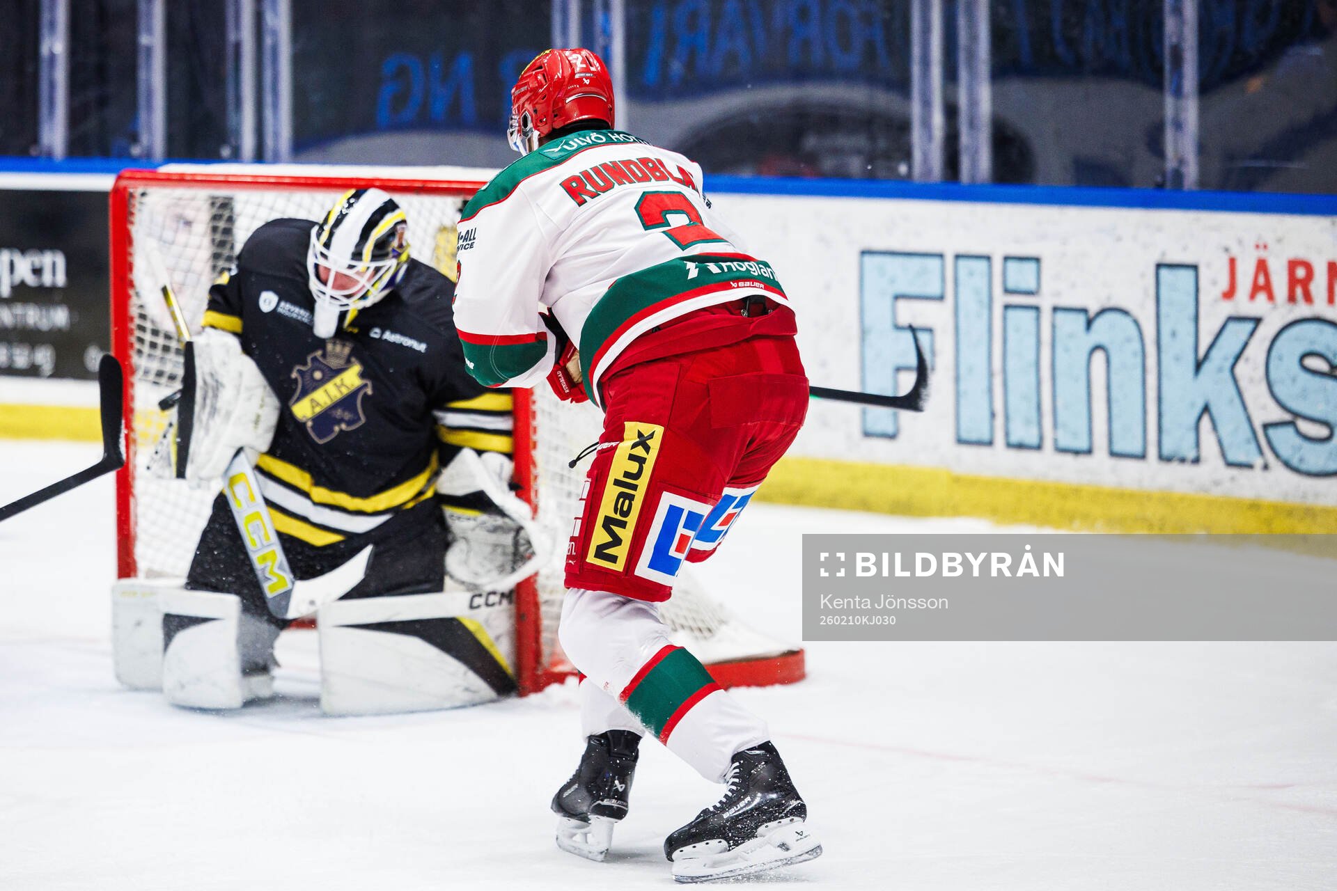 Modos David Rundblad gör 0-3 på AIKs målvakt Jonas