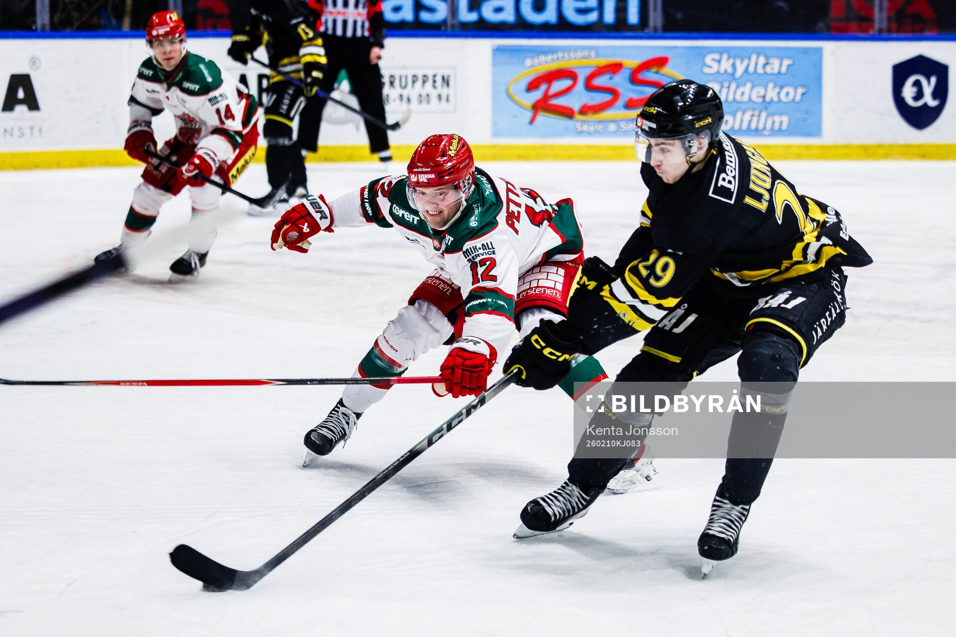 Modos Oscar Pettersson och AIKs Daniel Ljungman