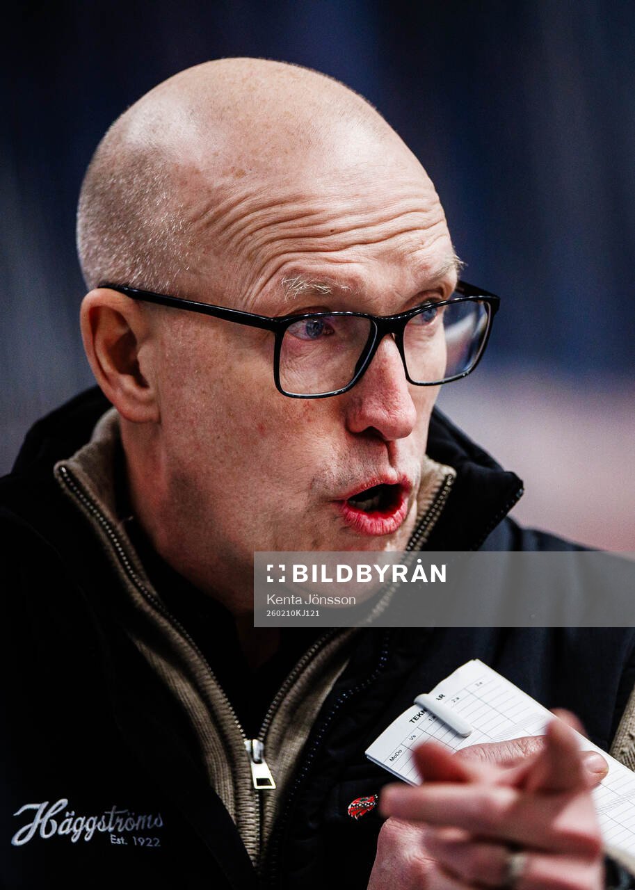 Modos tränare Fredrik Andersson