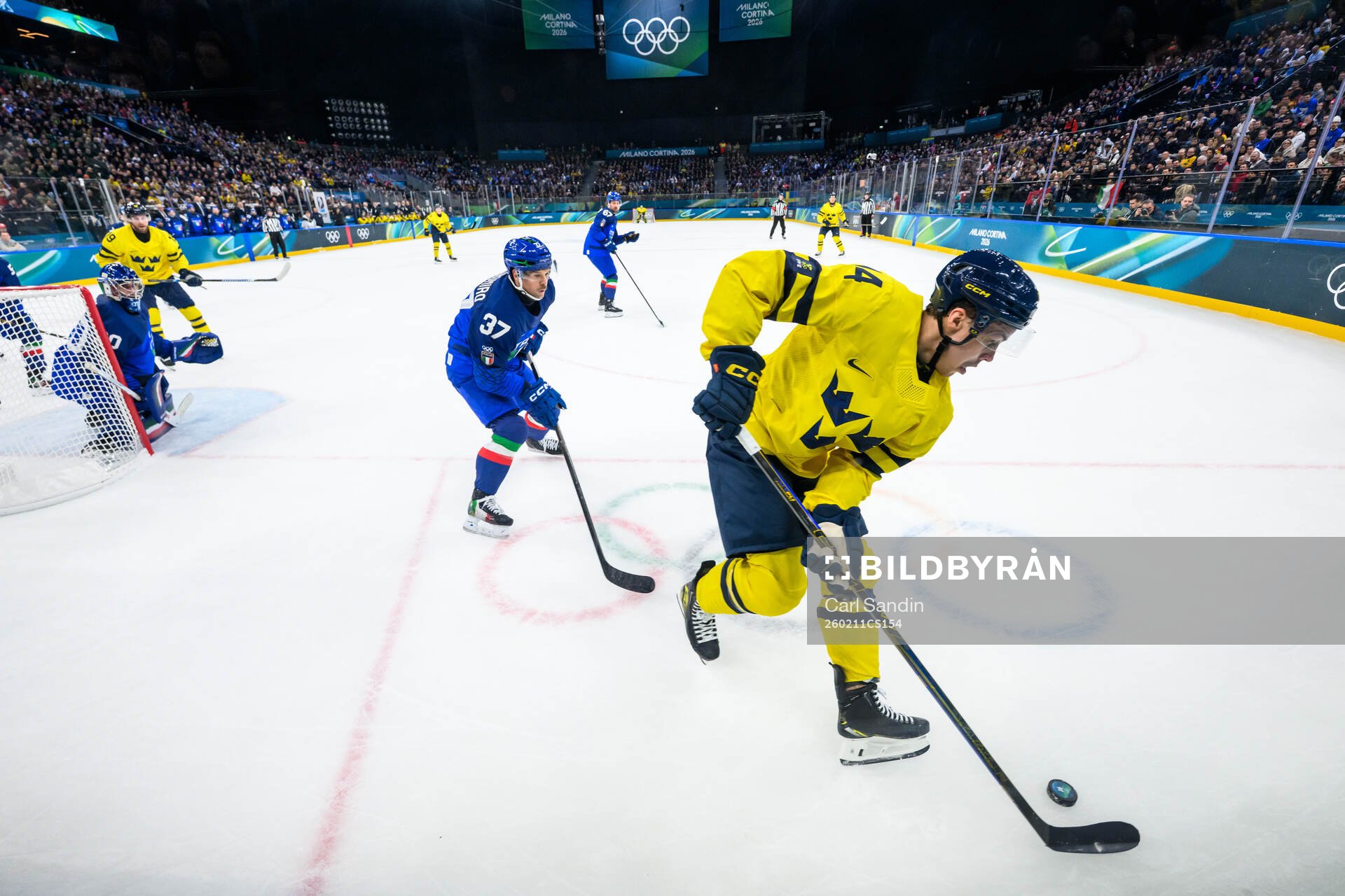 Phil Pietroniro of Italy and Joel Eriksson Ek of Spain in