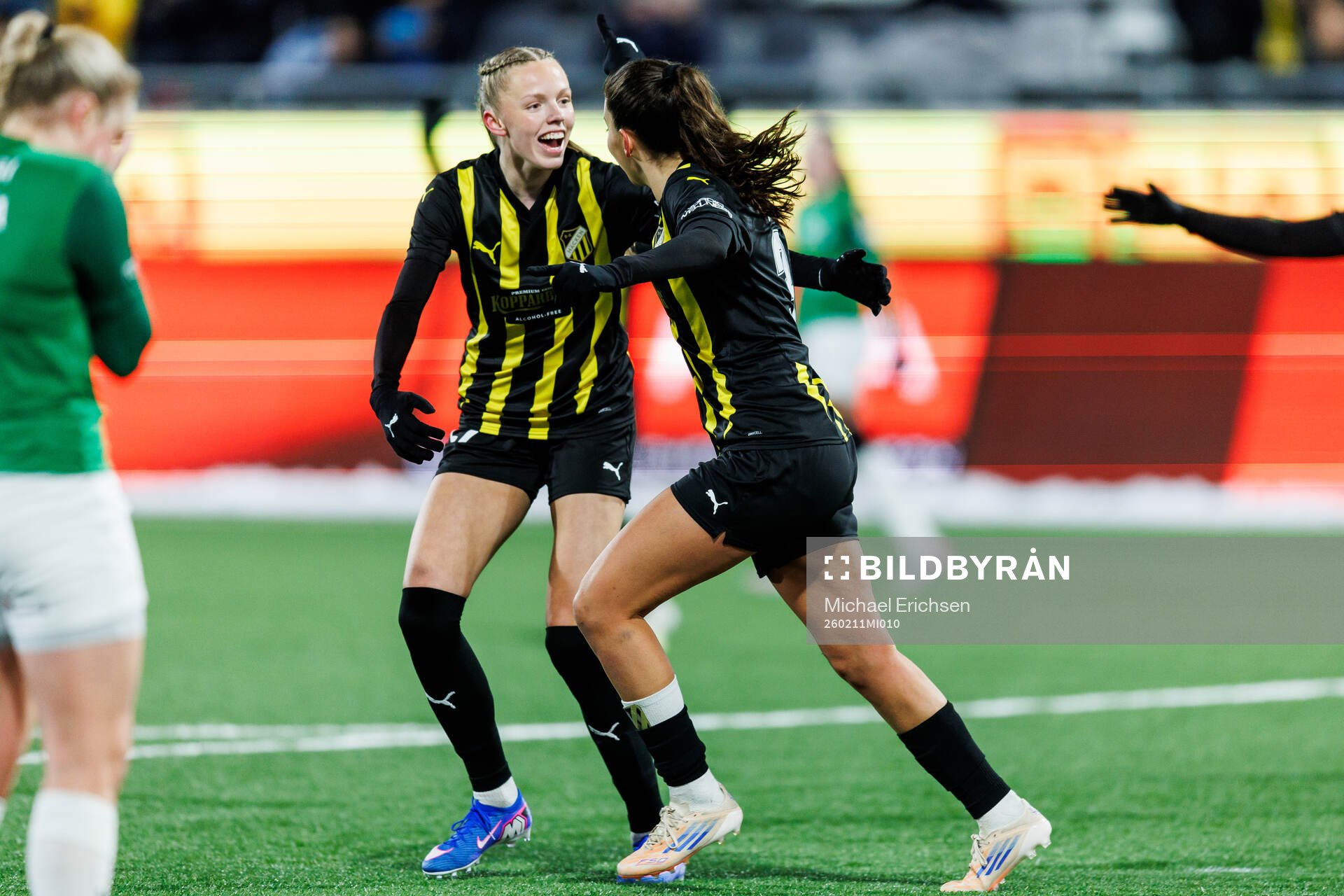 Helena Sampaio and Thelma Karen Palmadottir of Häcken