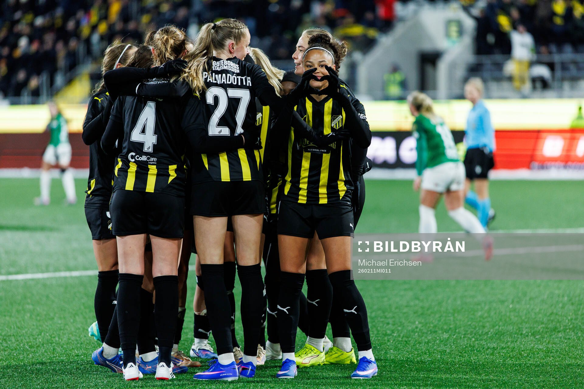 Felicia Schröder of Häcken celebrates