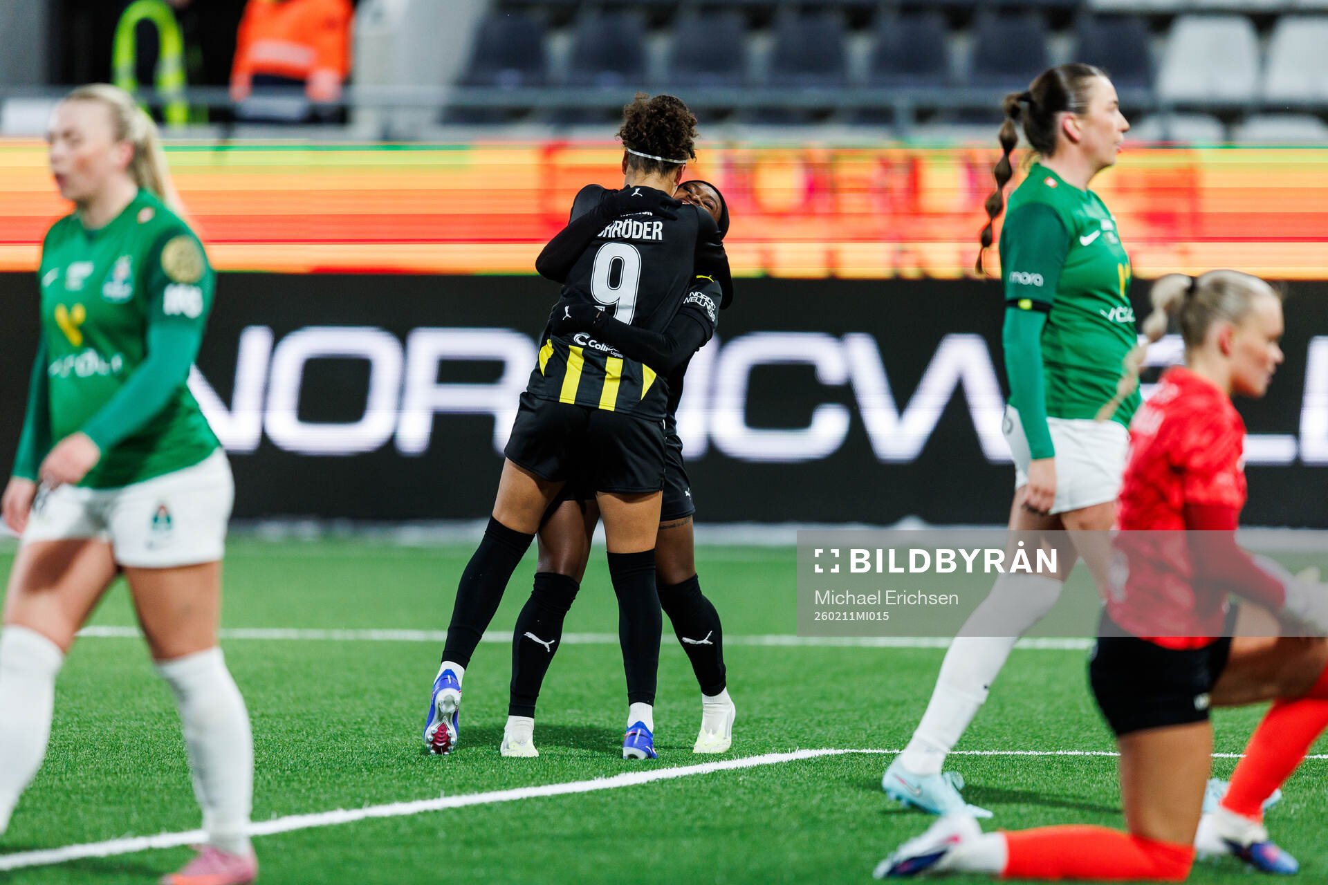 Felicia Schröder of Häcken celebrates