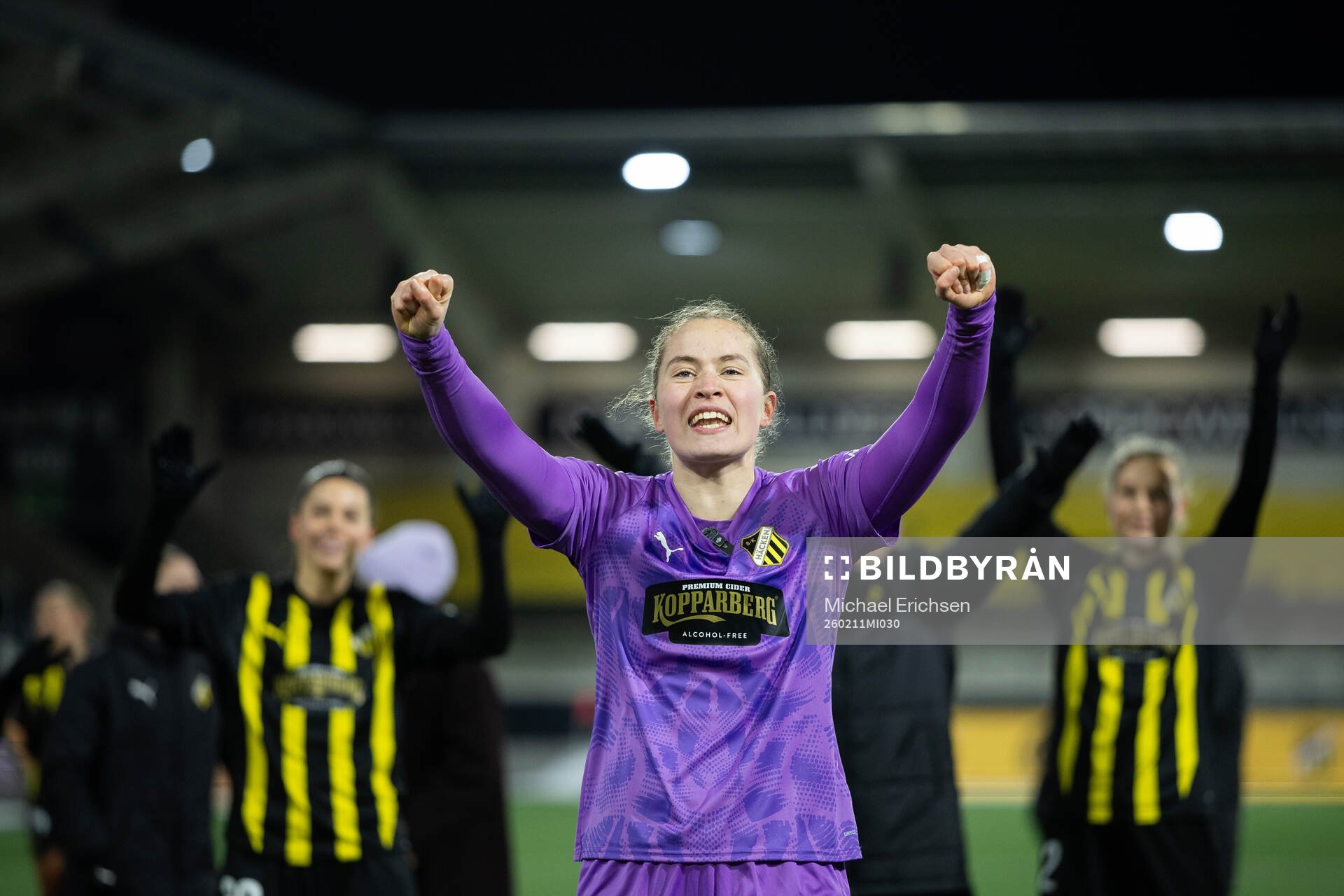 Goalkeeper Fanney Birkisdottir of Häcken celebrates