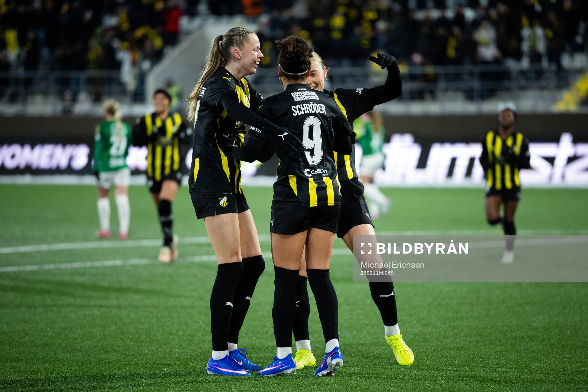 Felicia Schröder of Häcken celebrates