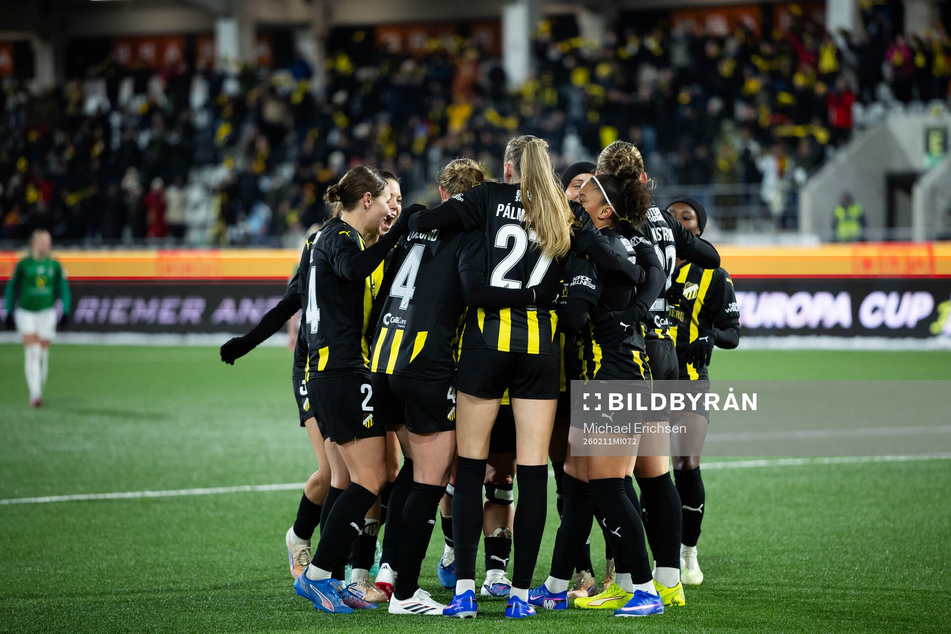 Felicia Schröder of Häcken celebrates
