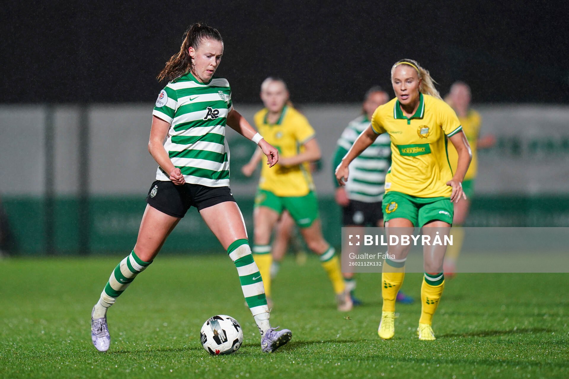Mackenzie Cherry of Sporting CP and Stina Lennartsson of