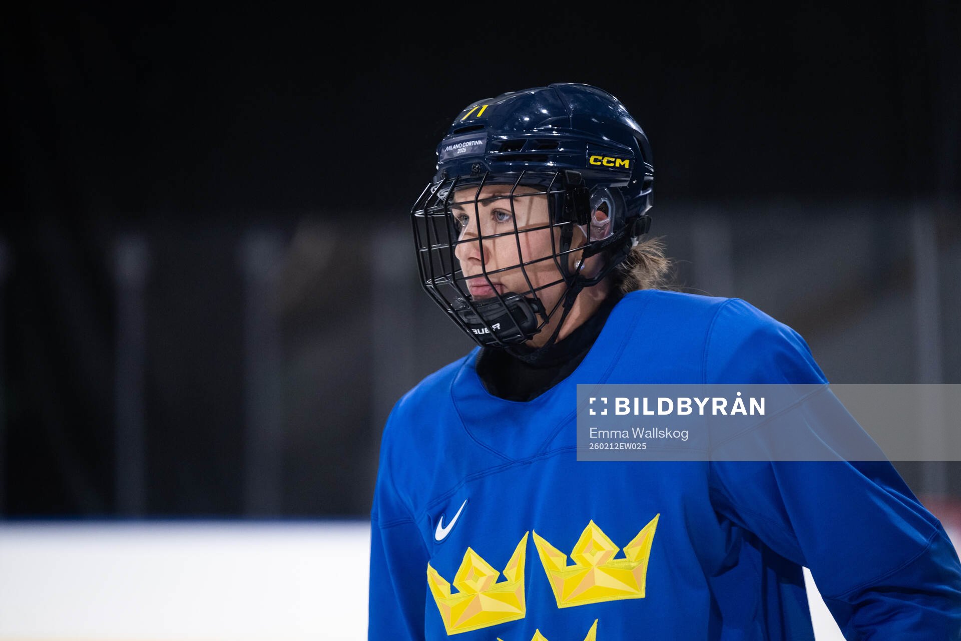 Anna Kjellbin of Sweden at a ice hockey practice session