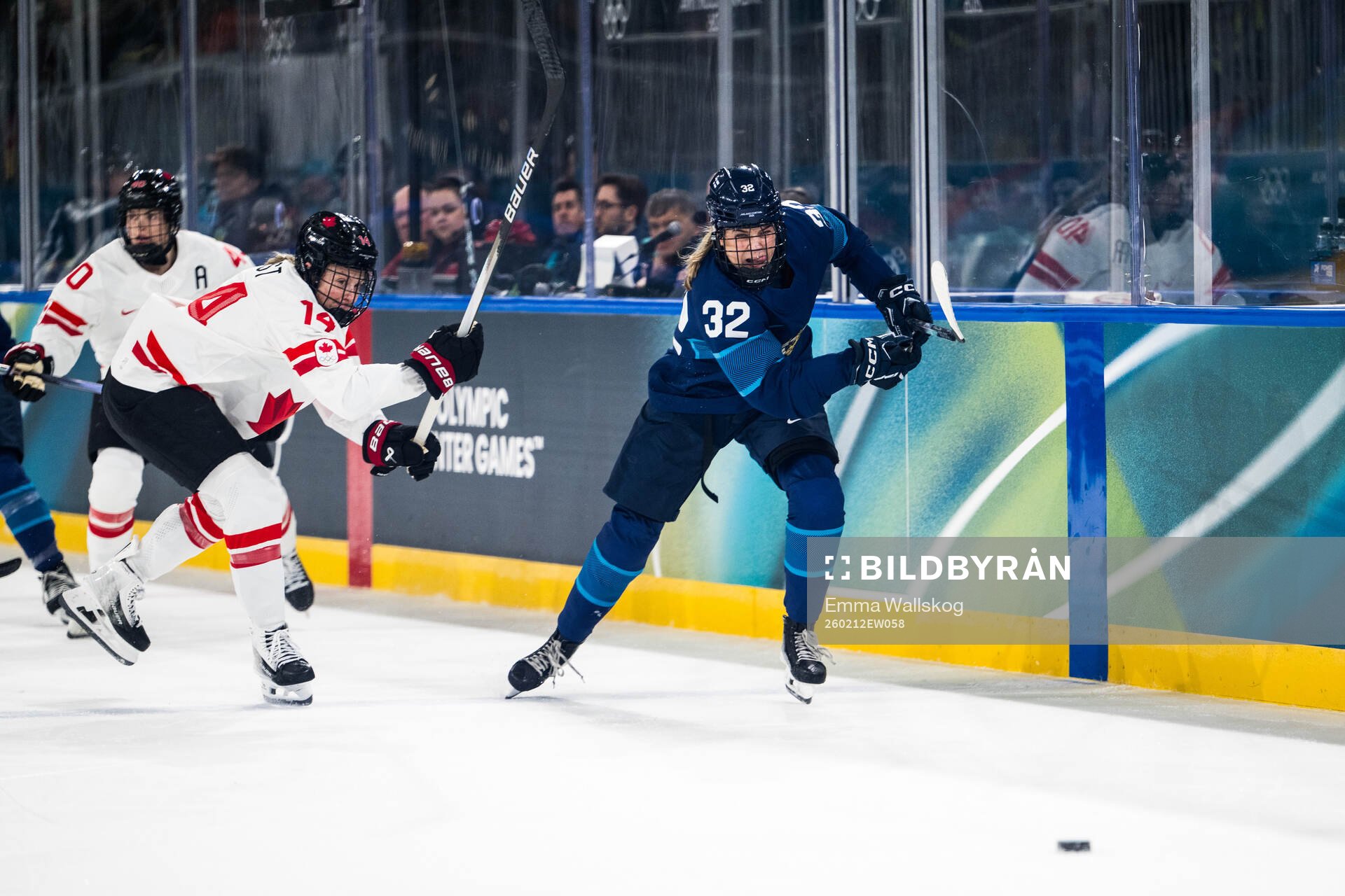 Renata Fast of Canada and Emilia Vesa of Finland in the