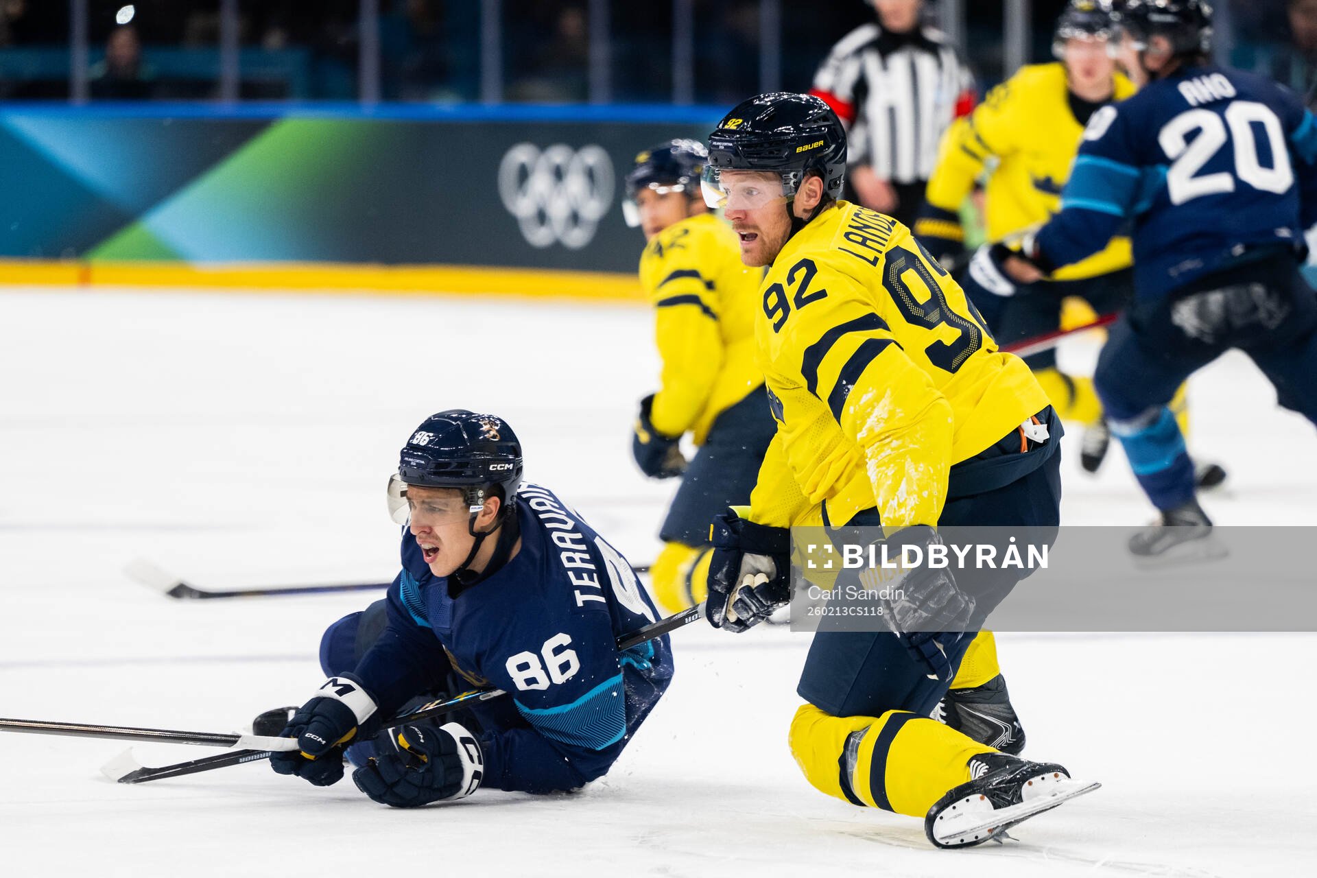 Teuvo Teräväinen of Finland and Gabriel Landeskog of
