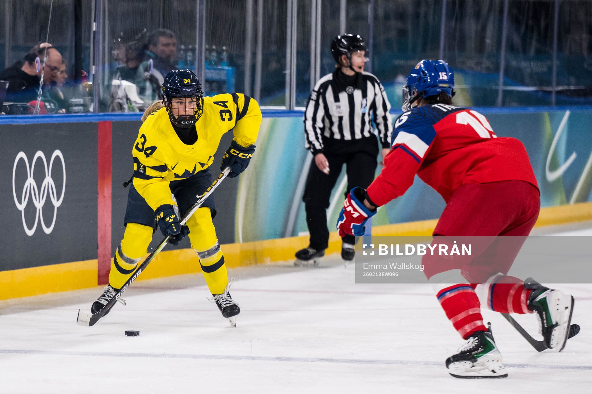 Mira Hallin of Sweden in the women's ice hockey quarter