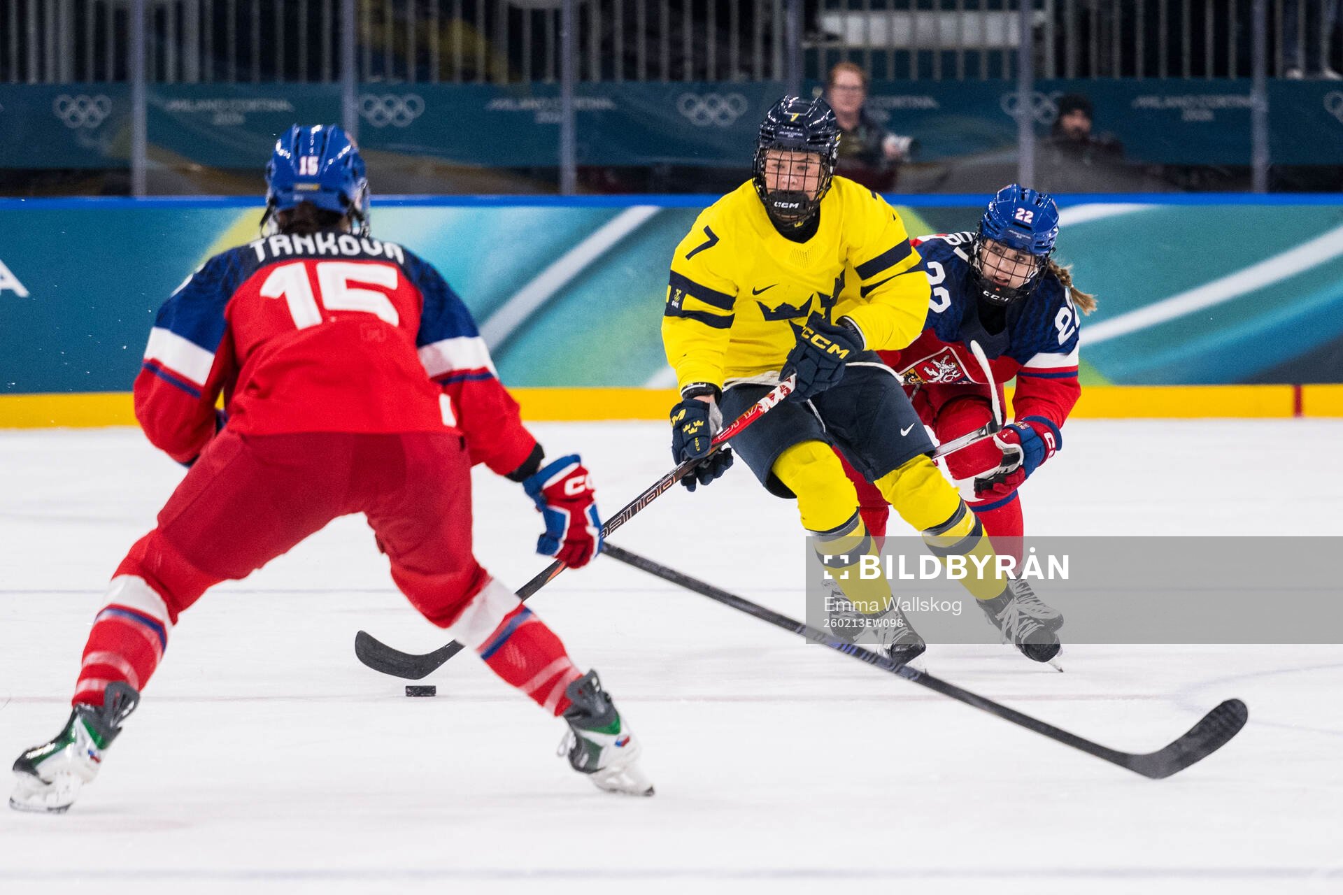 Mira Jungåker of Sweden and Tereza Plosova of Czech