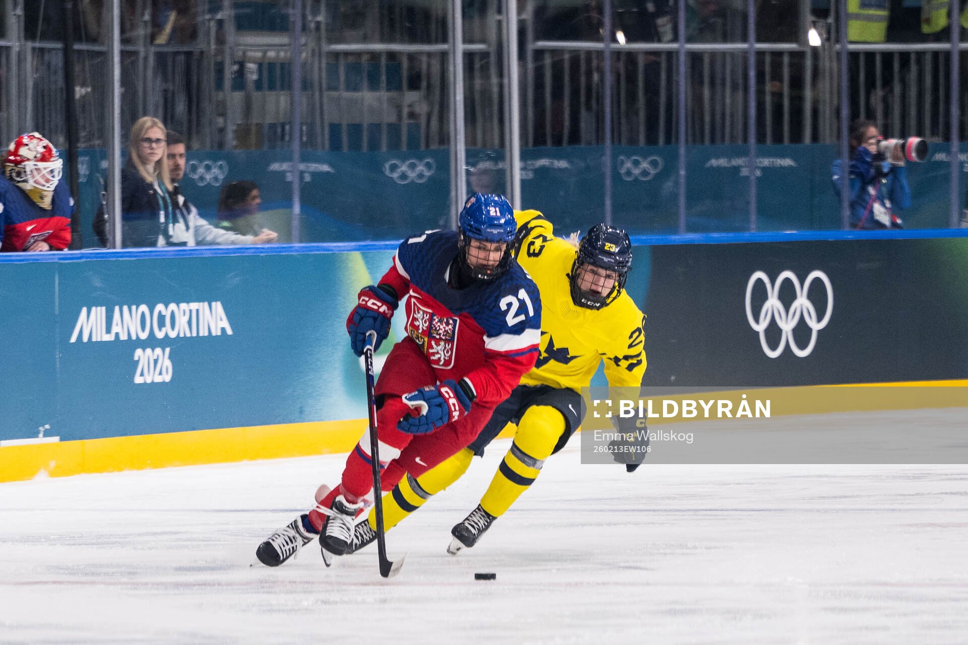 Tereza Vanisova of Czech Republic and Thea Johansson of
