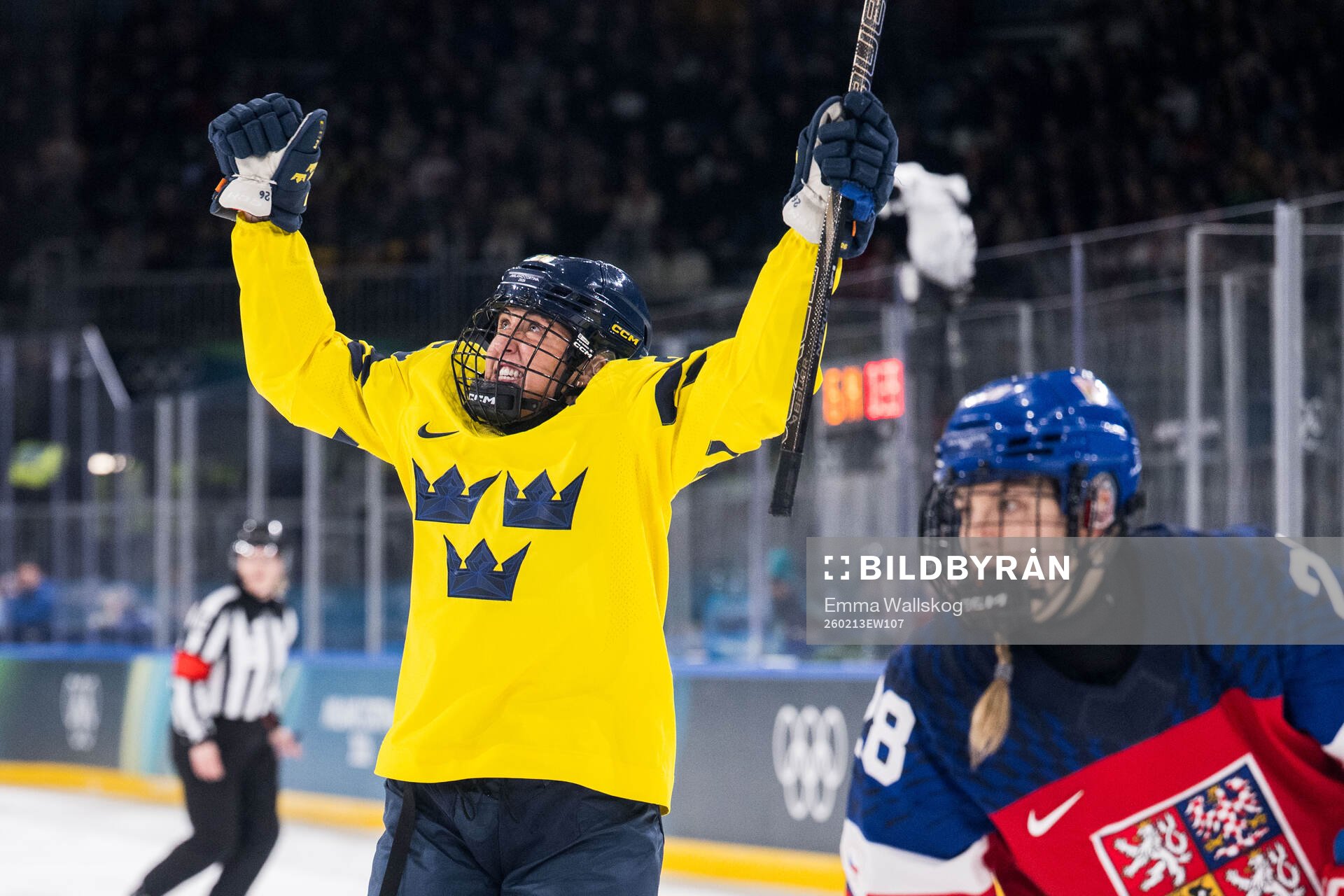 Hanna Olsson of Sweden celebrates the 1-0 goal in the