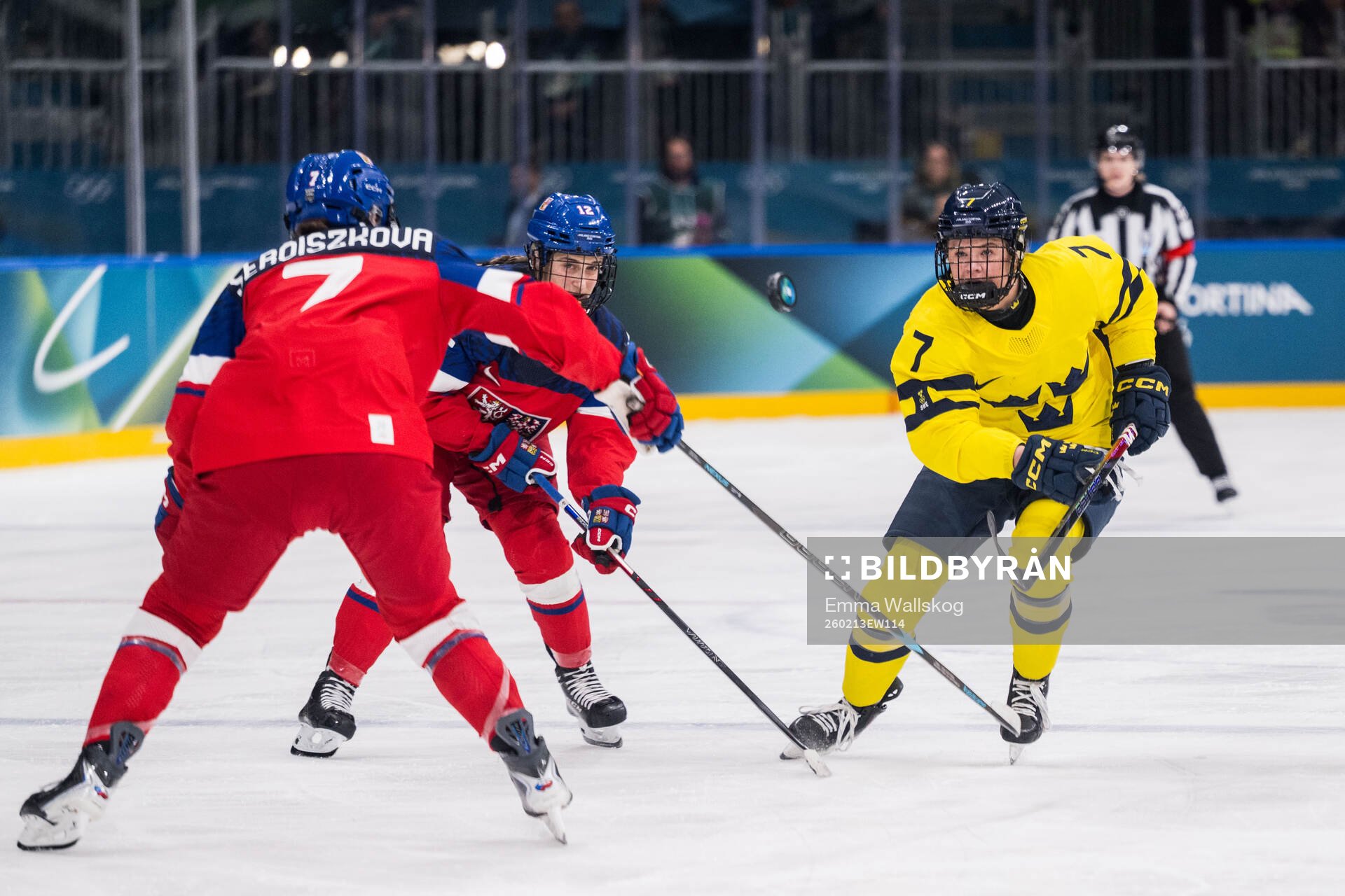 Mira Jungåker of Sweden and Klara Hymlarova of Czech