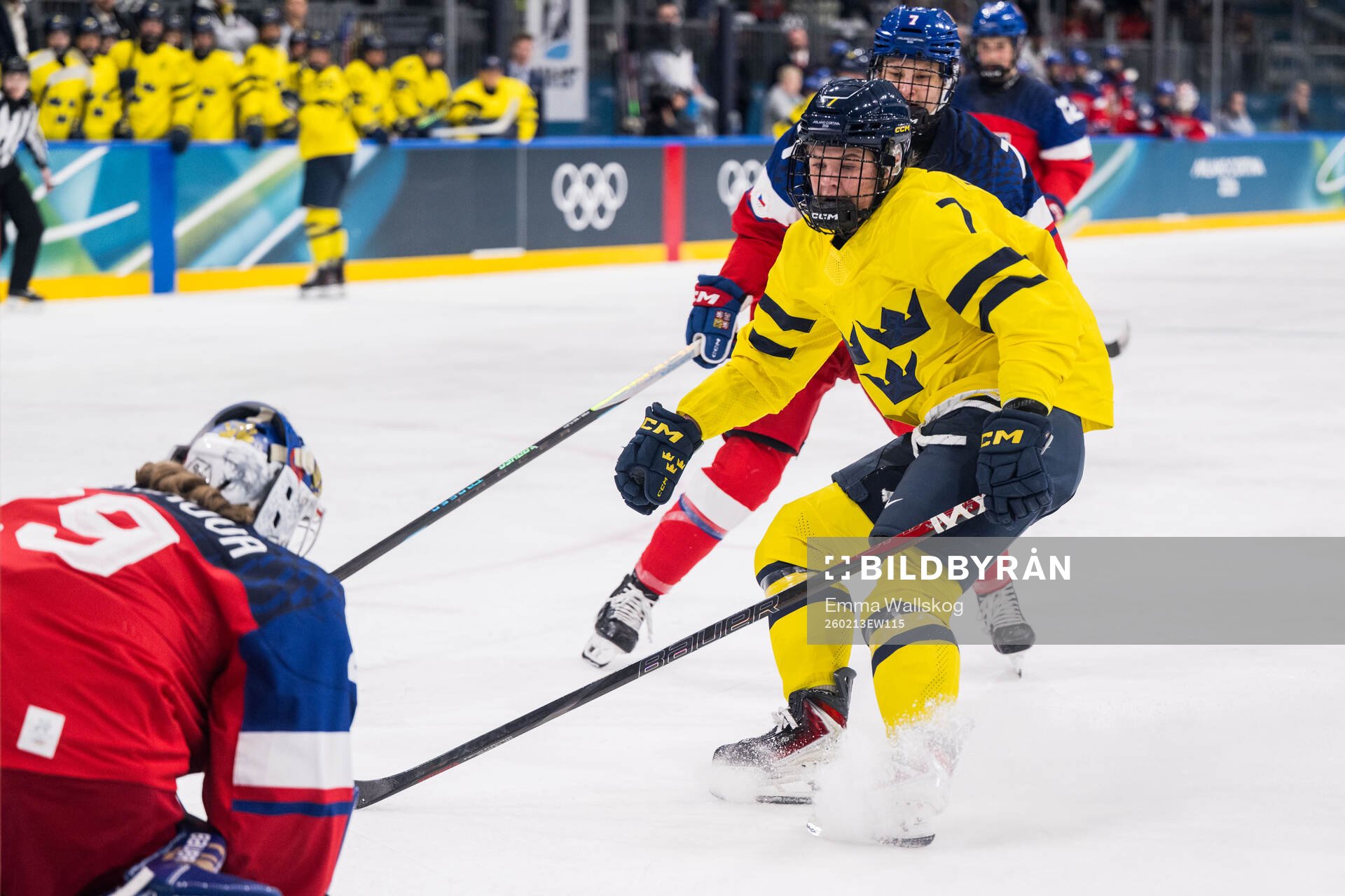 Mira Jungåker of Sweden against goaltender Klara Peslarova