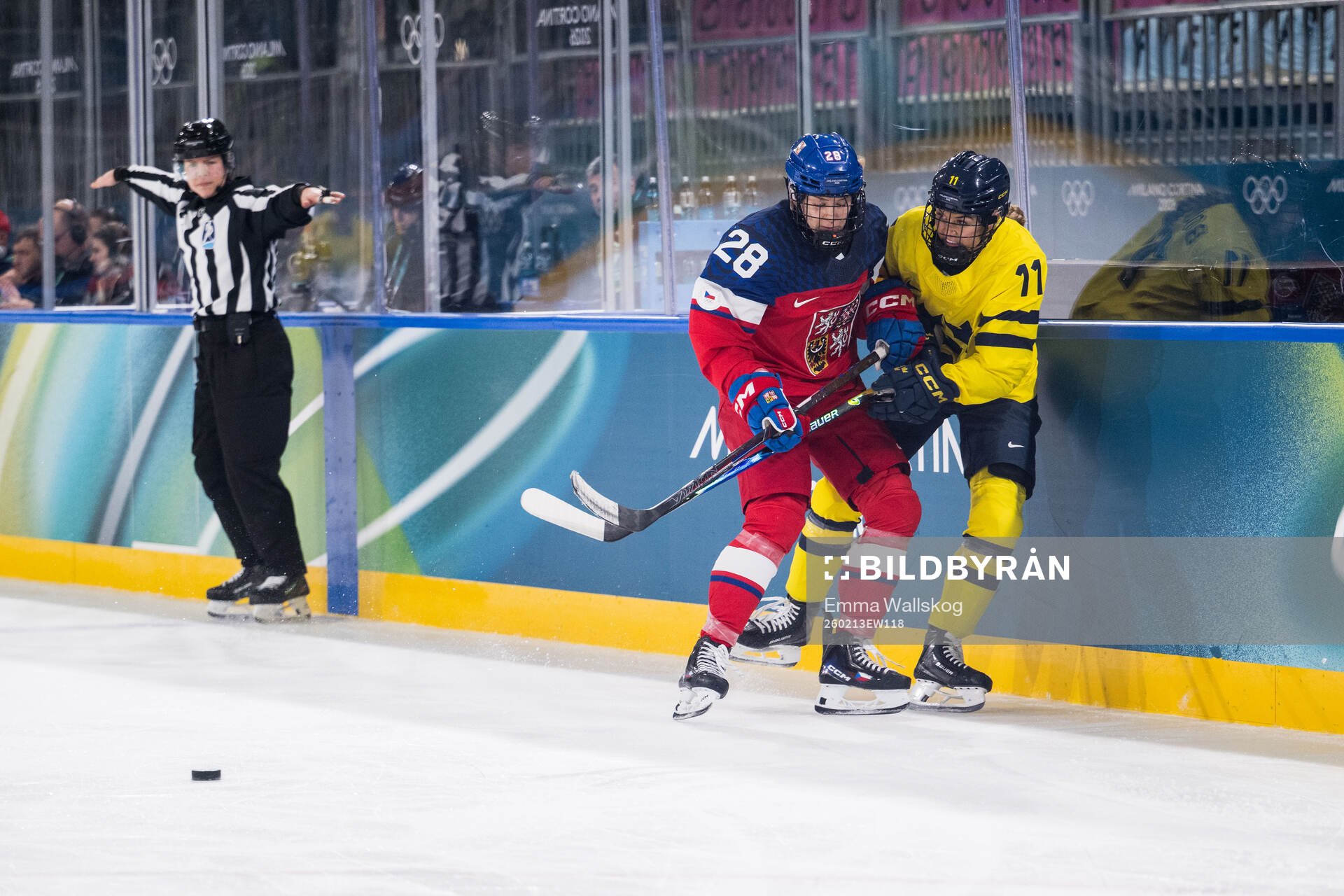 Noemi Neubauerova of Czech Republic and Josefin Bouveng of