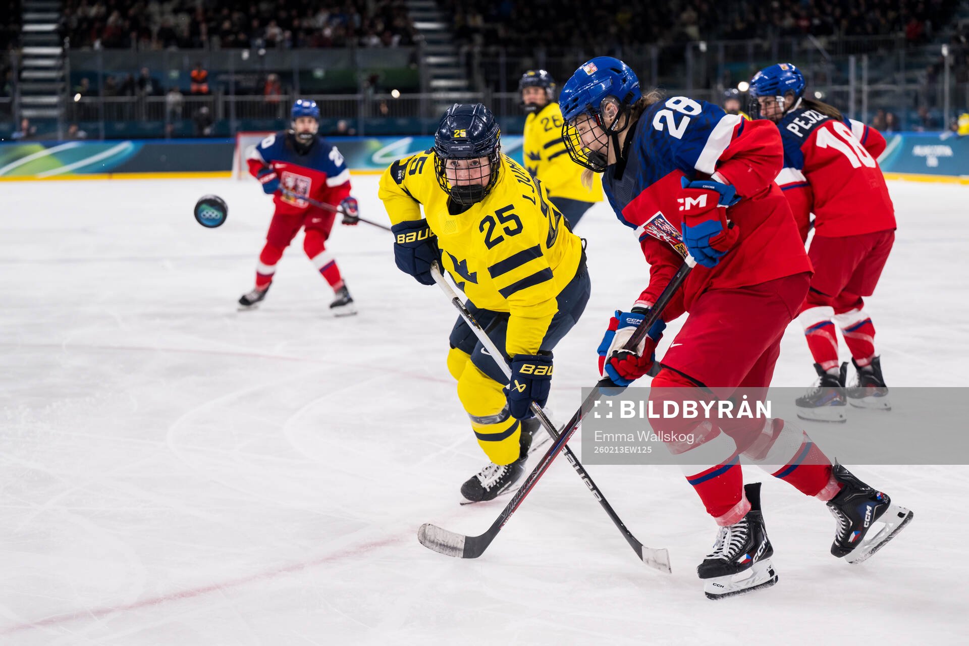 Lina Ljungblom of Sweden and Noemi Neubauerova of Czech