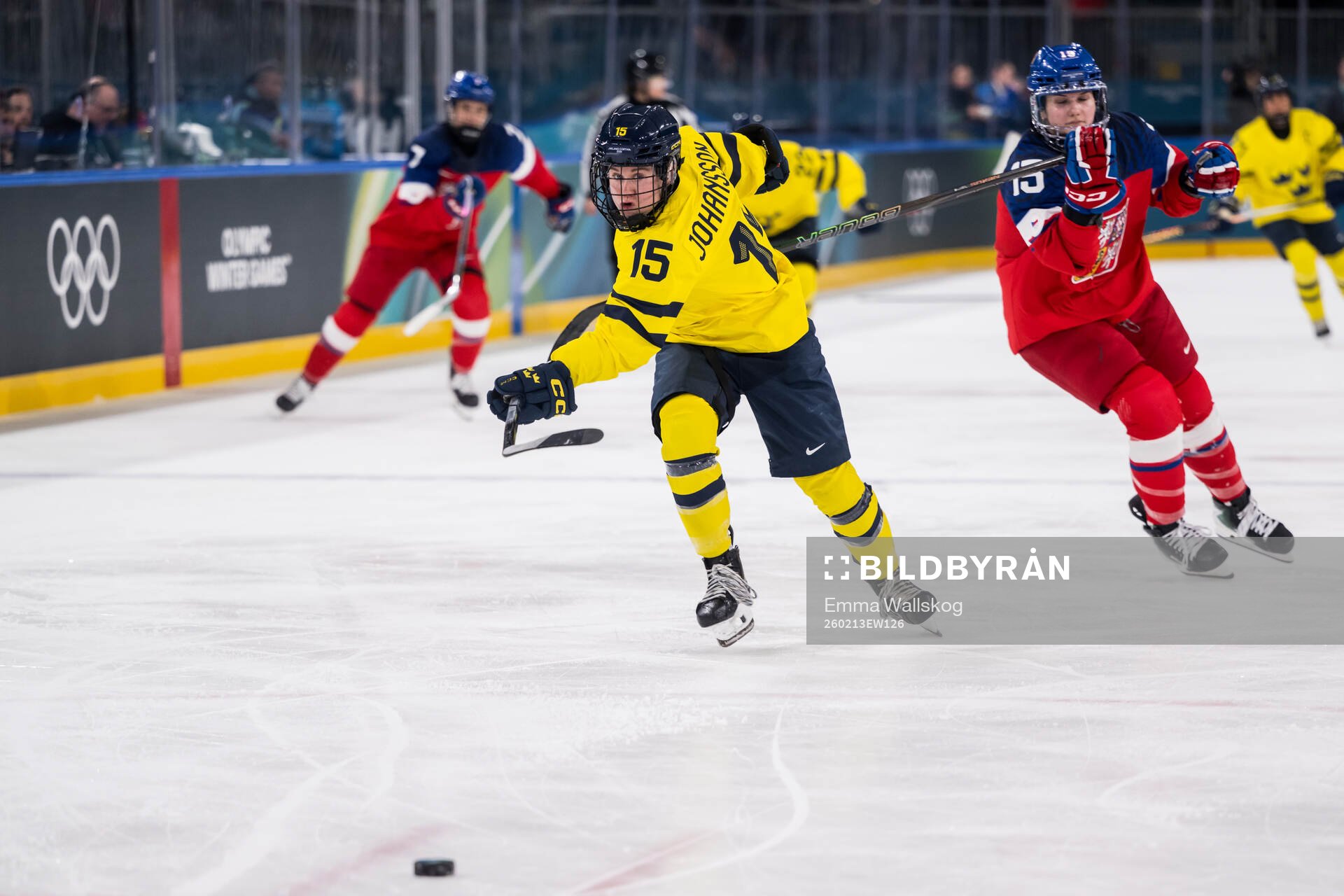 Lisa Johansson of Sweden and Andrea Trnkova of Czech