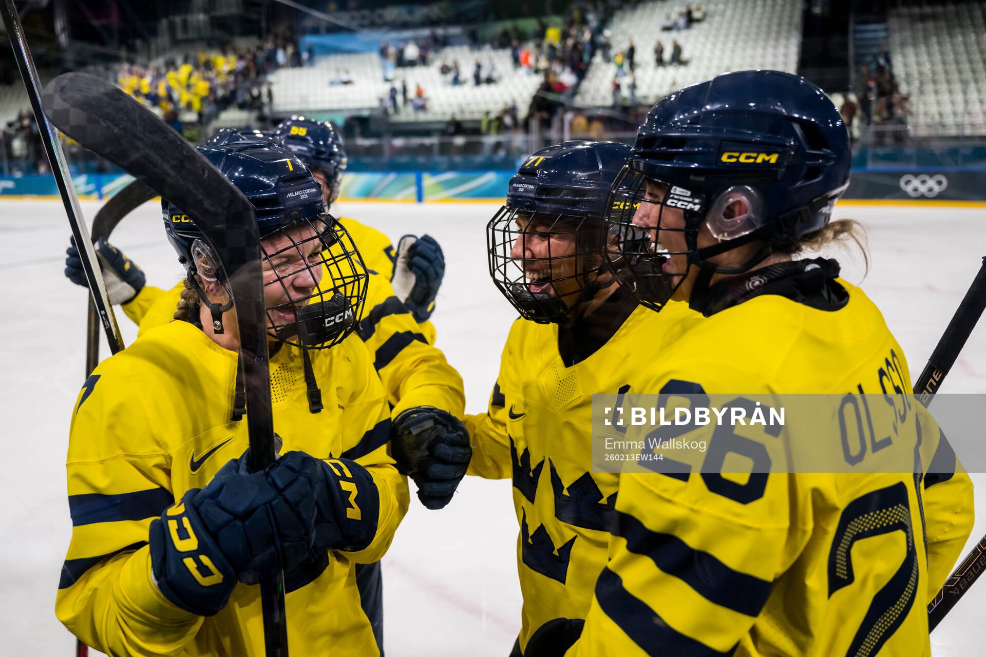 Mira Jungåker, Anna Kjellbin and Hanna Olsson celebrate
