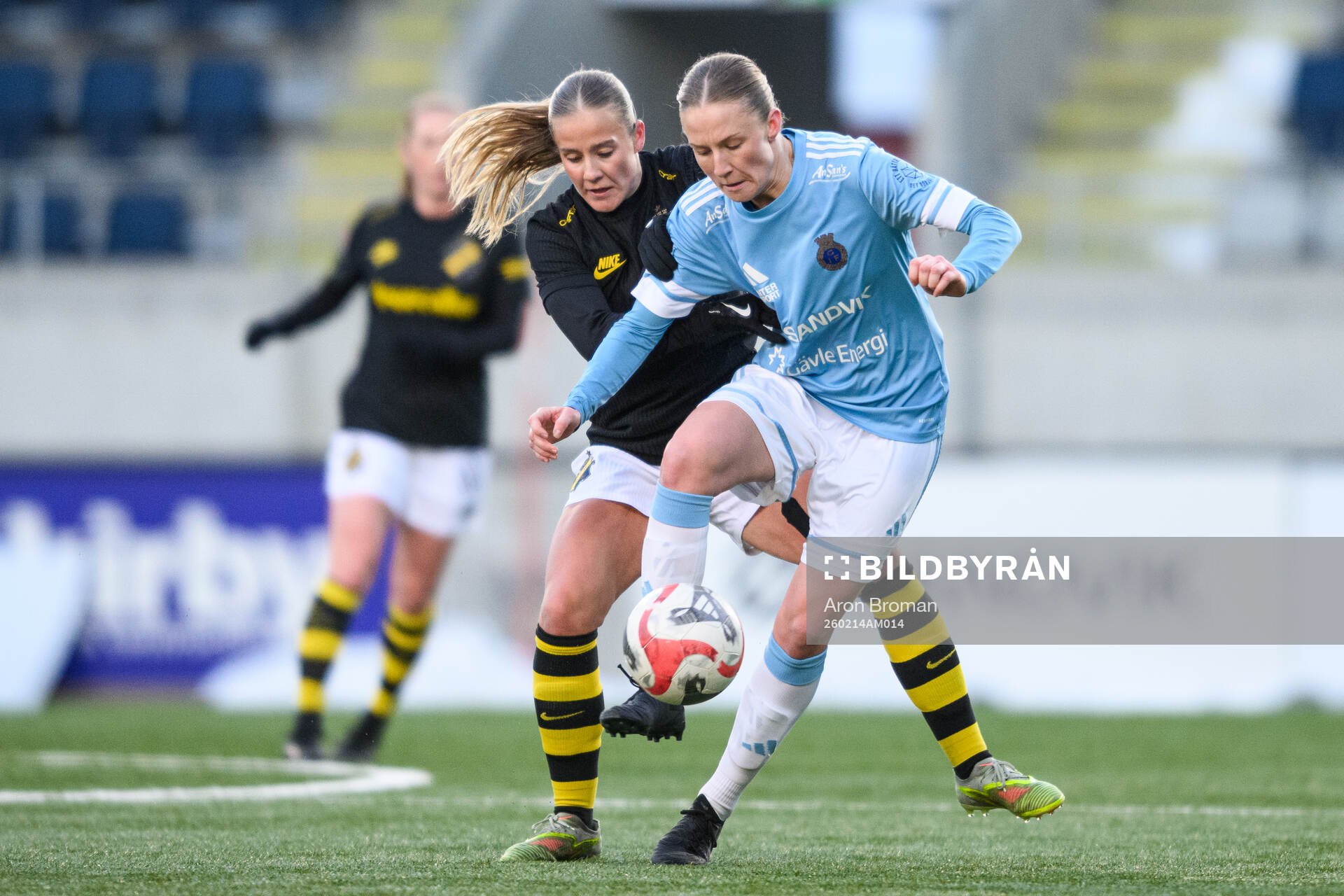 AIKs Emilie Libakken Österås och Gefle IFs Litéa Karlsson