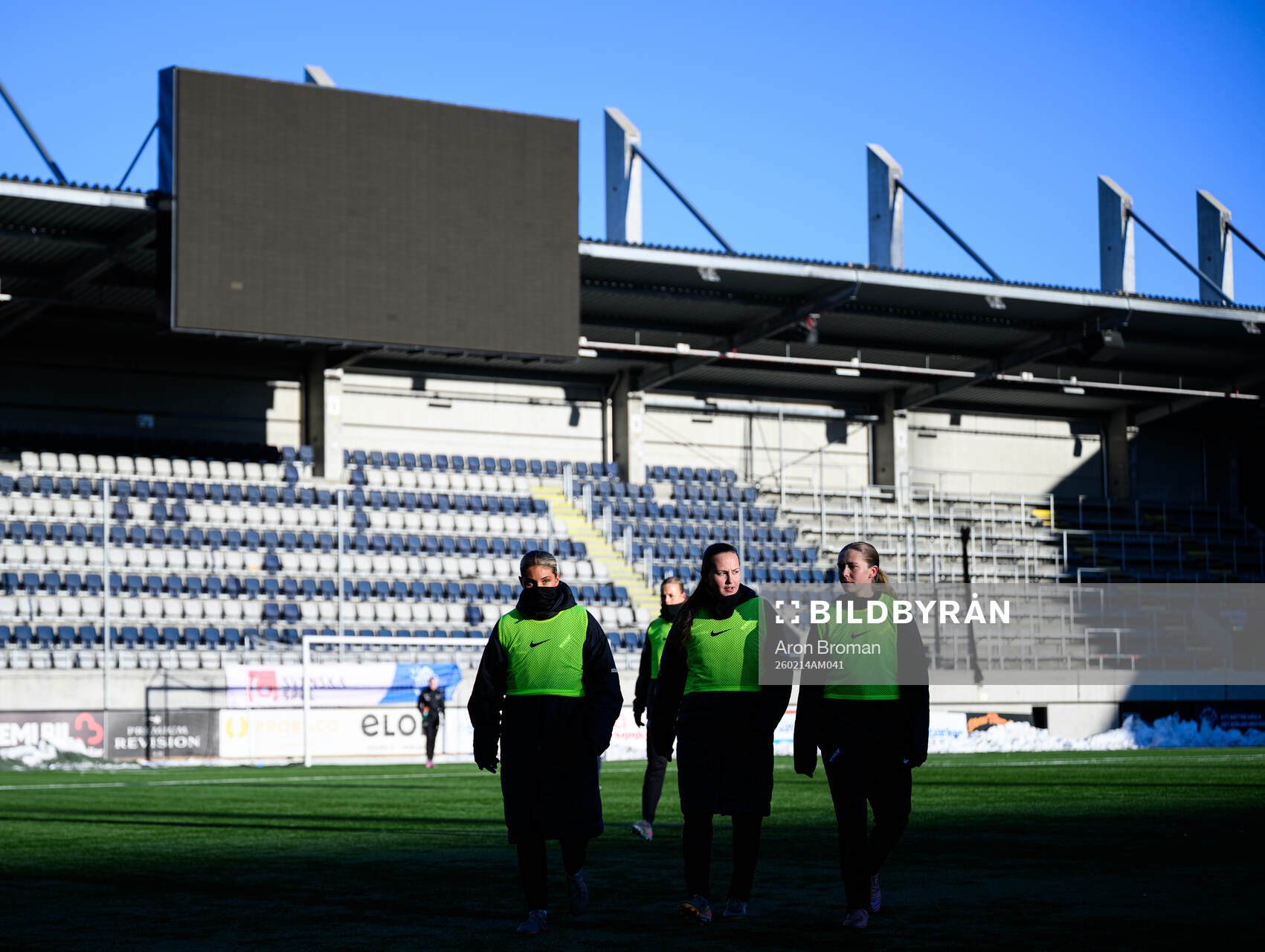 AIKs Nellie Eriksen Yasseri, Janelle Yilmaz och Fanny Ahlin