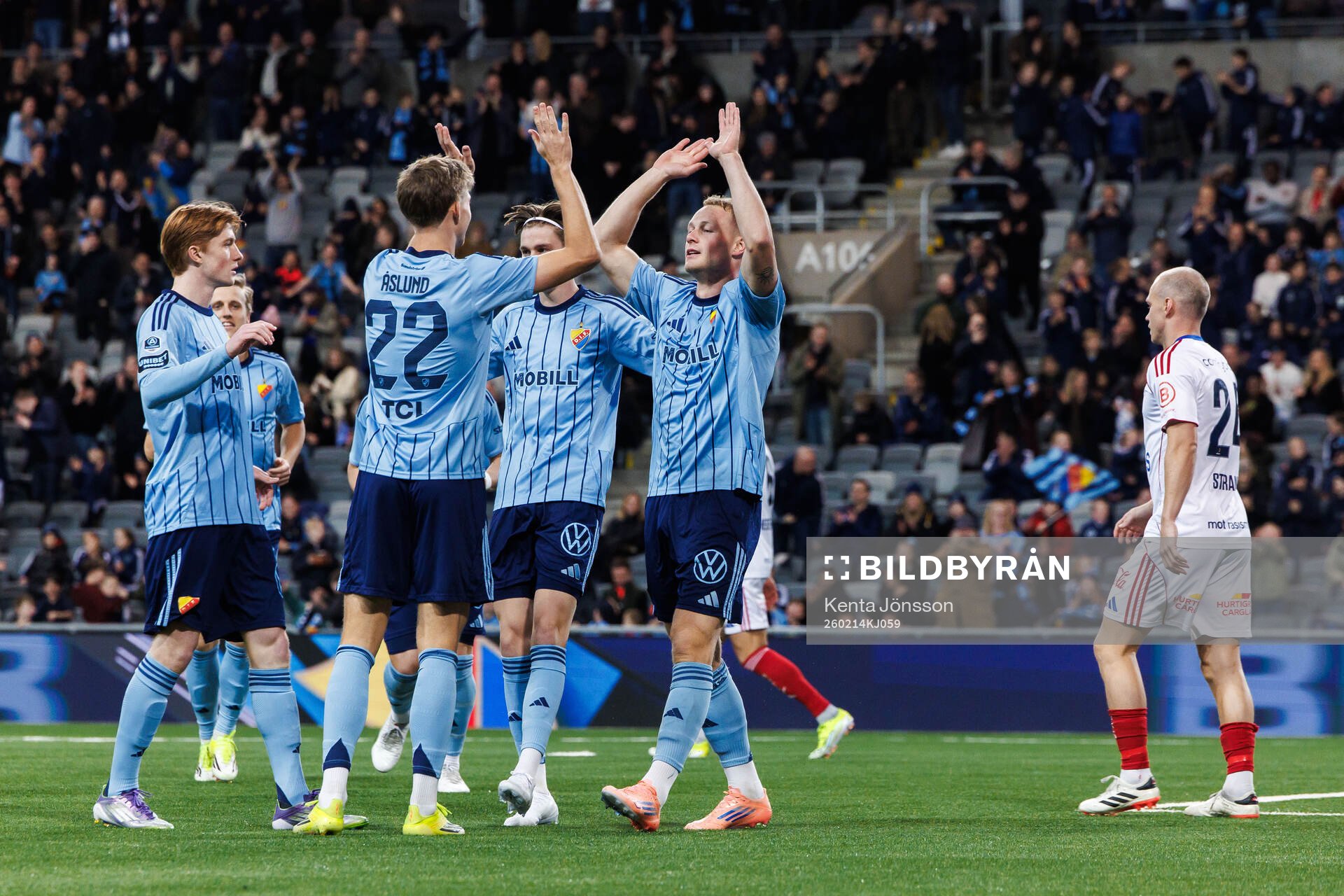Djurgårdens Kristian Lien jublar med Patric Åslund, Max