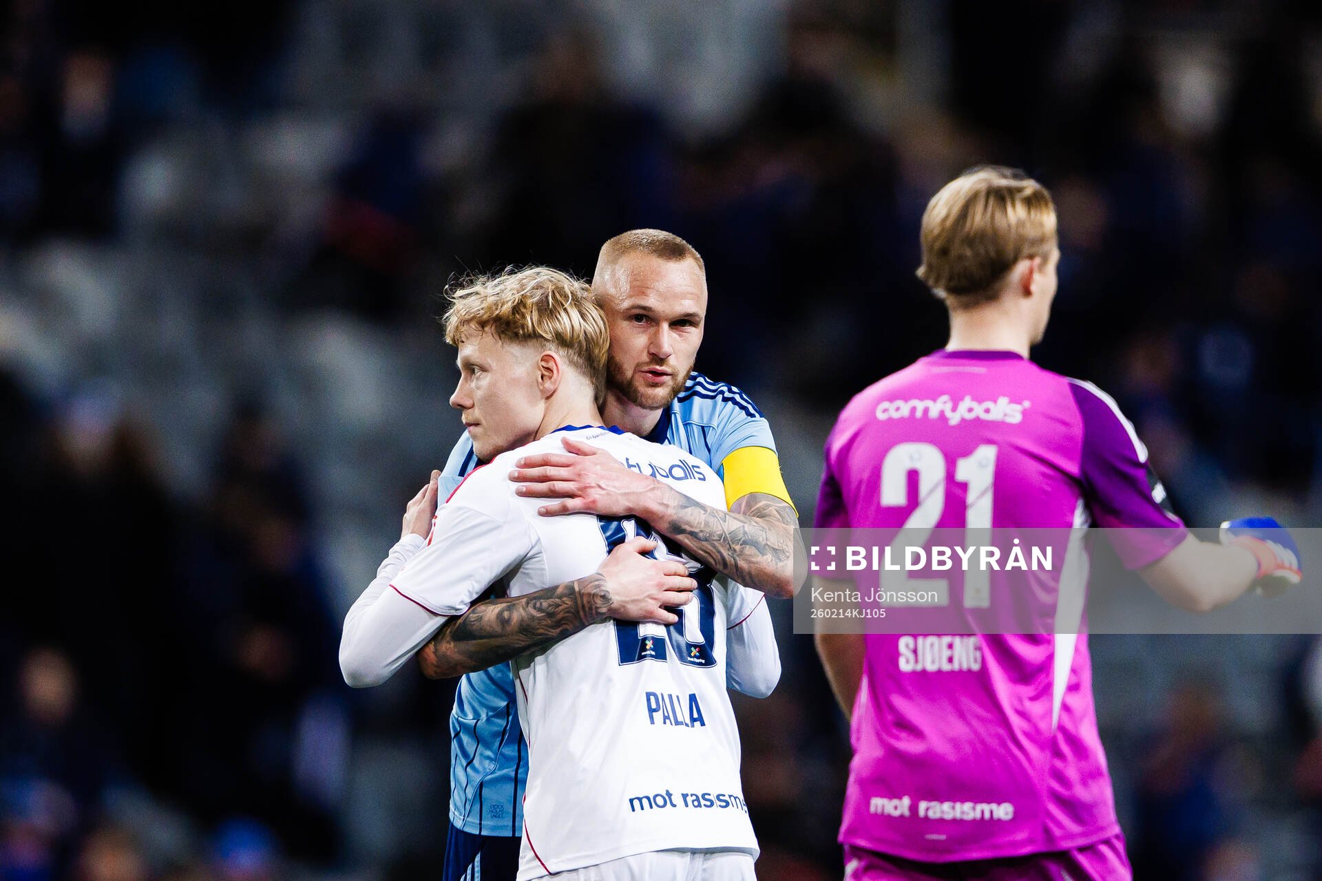 Djurgårdens Adam Ståhl och Vålerenga Noah Pallas