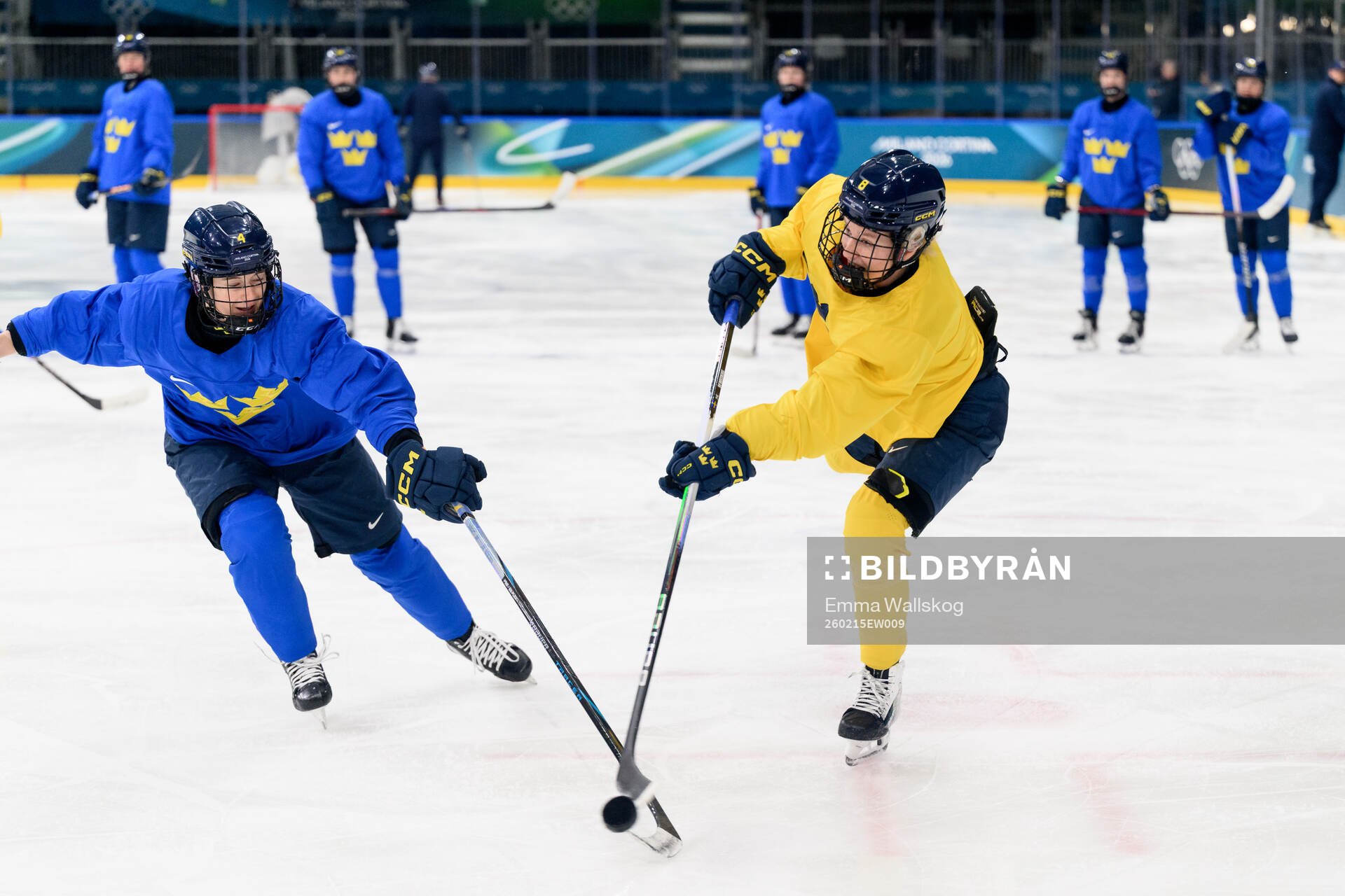 Linnea Andersson and Hilda Svensson of Sweden at an ice