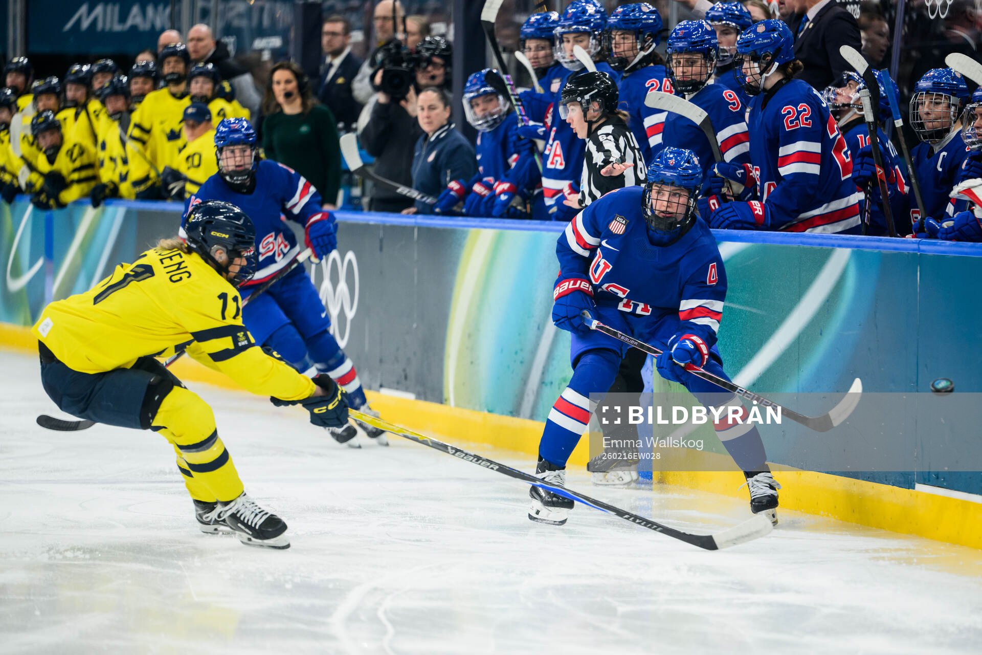 Josefin Bouveng of Sweden and Caroline Harvey of USA in the