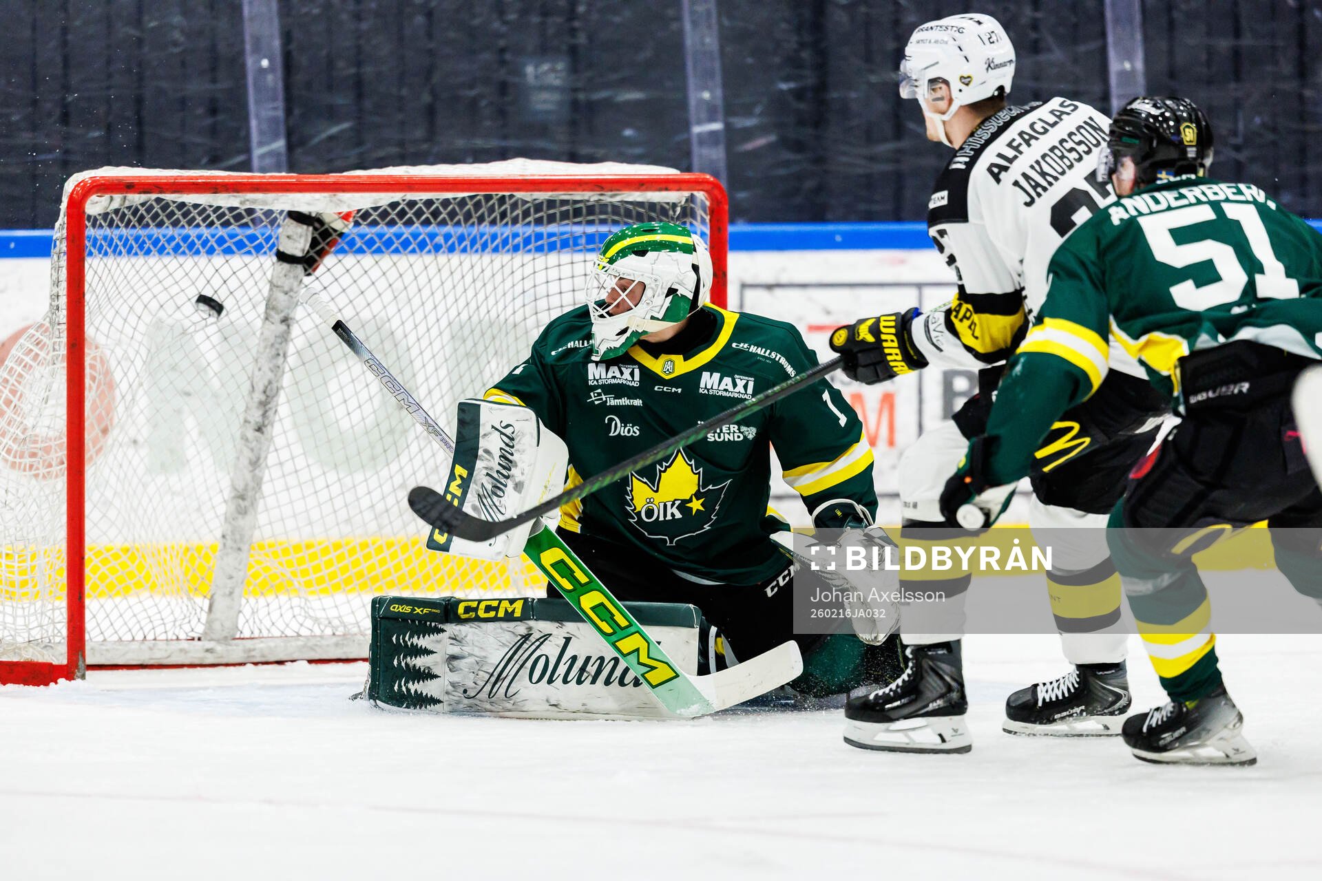 Östersunds målvakt Carl Lidö och Västerås Carl