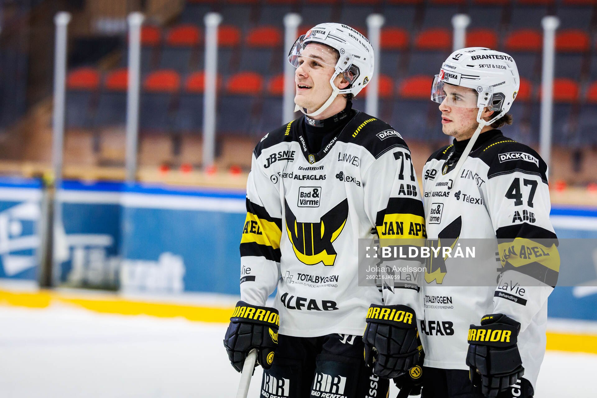 Västerås Oscar Birgersson och Patrick Guay jublar