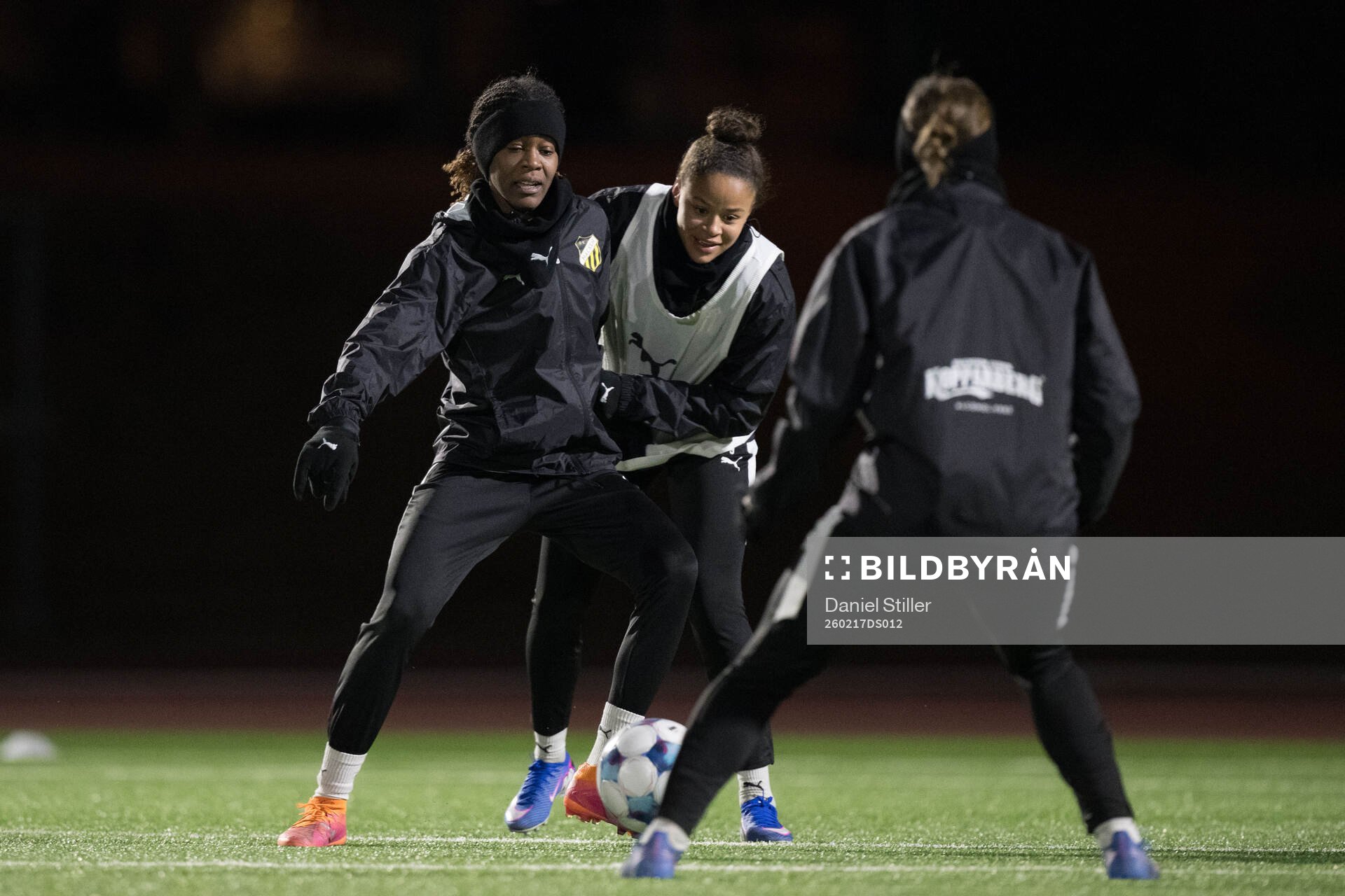 Faith Chinzimu och Felicia Schröder