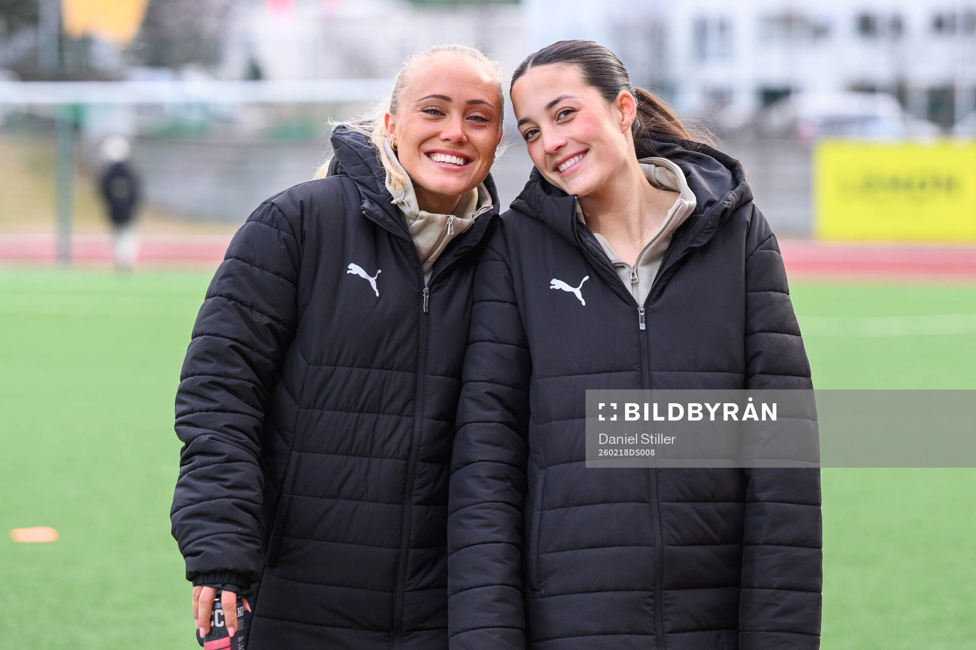 Alva Selerud and Delaney Matriano of Häcken ahead  the