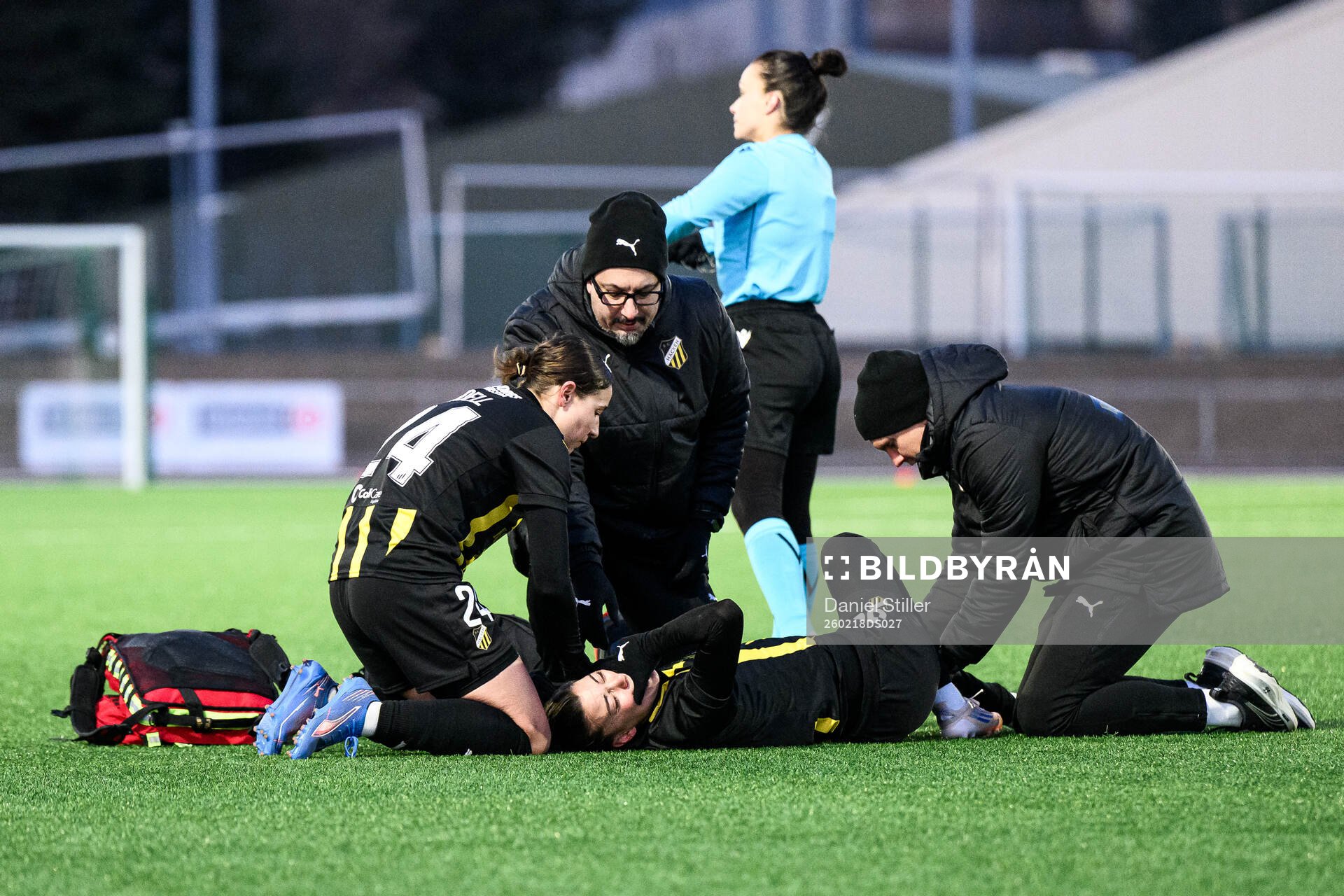 Helena Sampaio of Häcken in pain