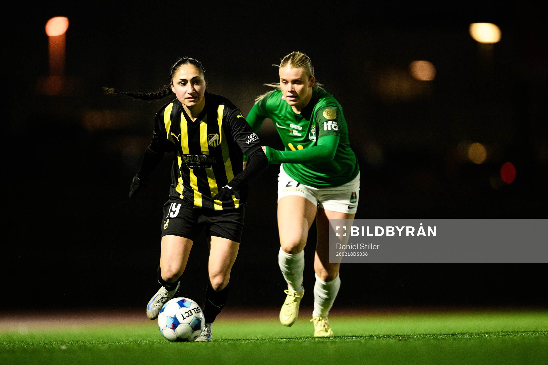 Nesrin Akgun of Häcken and Barbara Sol Gisladottir of