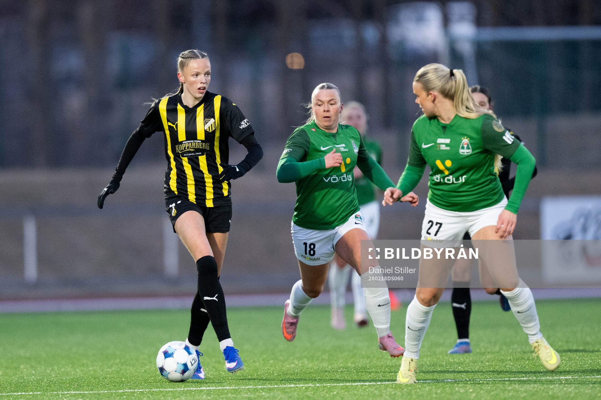 Thelma Karen Palmadottir of Häcken and Kristin Dis