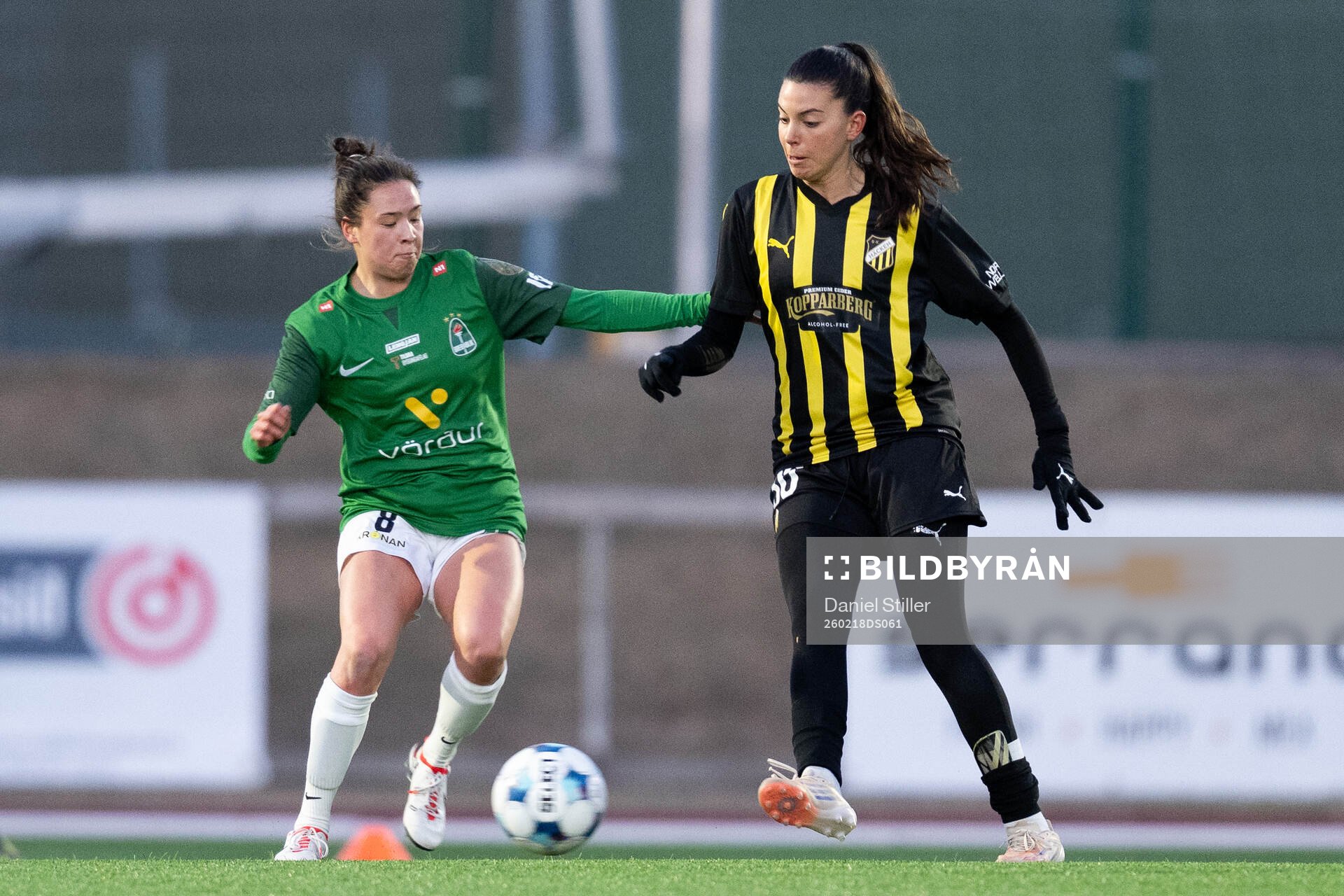 Katelyn Duong of Breidablik and Helena Sampaio of Häcken
