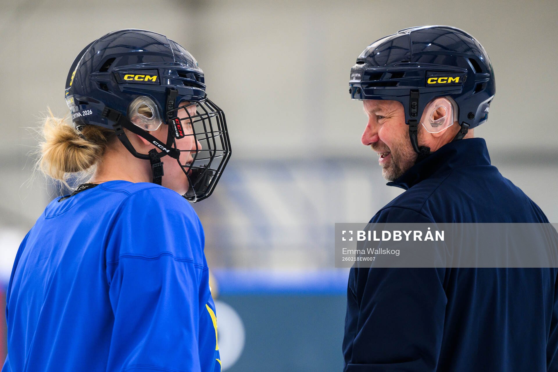 Jenna Raunio and Assistant coach Stefan Ladhe of Sweden at