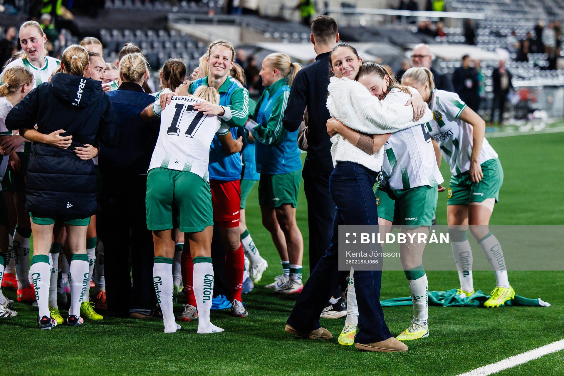 Stella Maiquez and Vilde Hasund celebrates