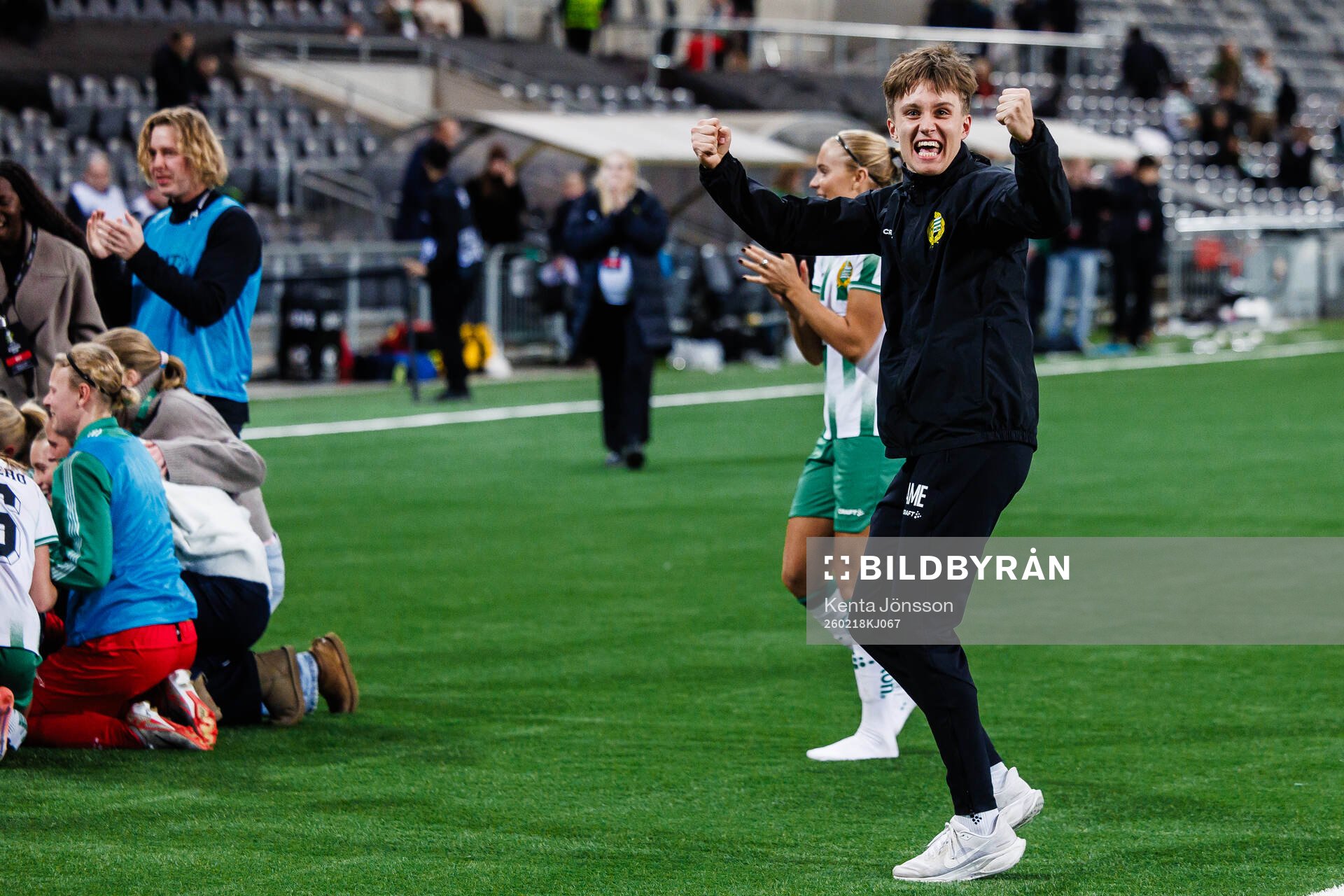 assistant coach Alfred Mörk-Eidem celebrates