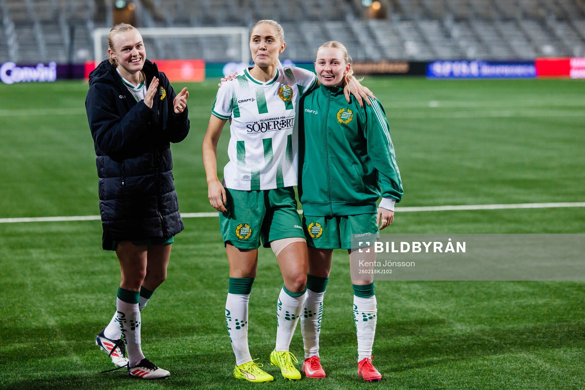 Elin Sørum, Alice Carlsson and Emilie Joramo celebrates